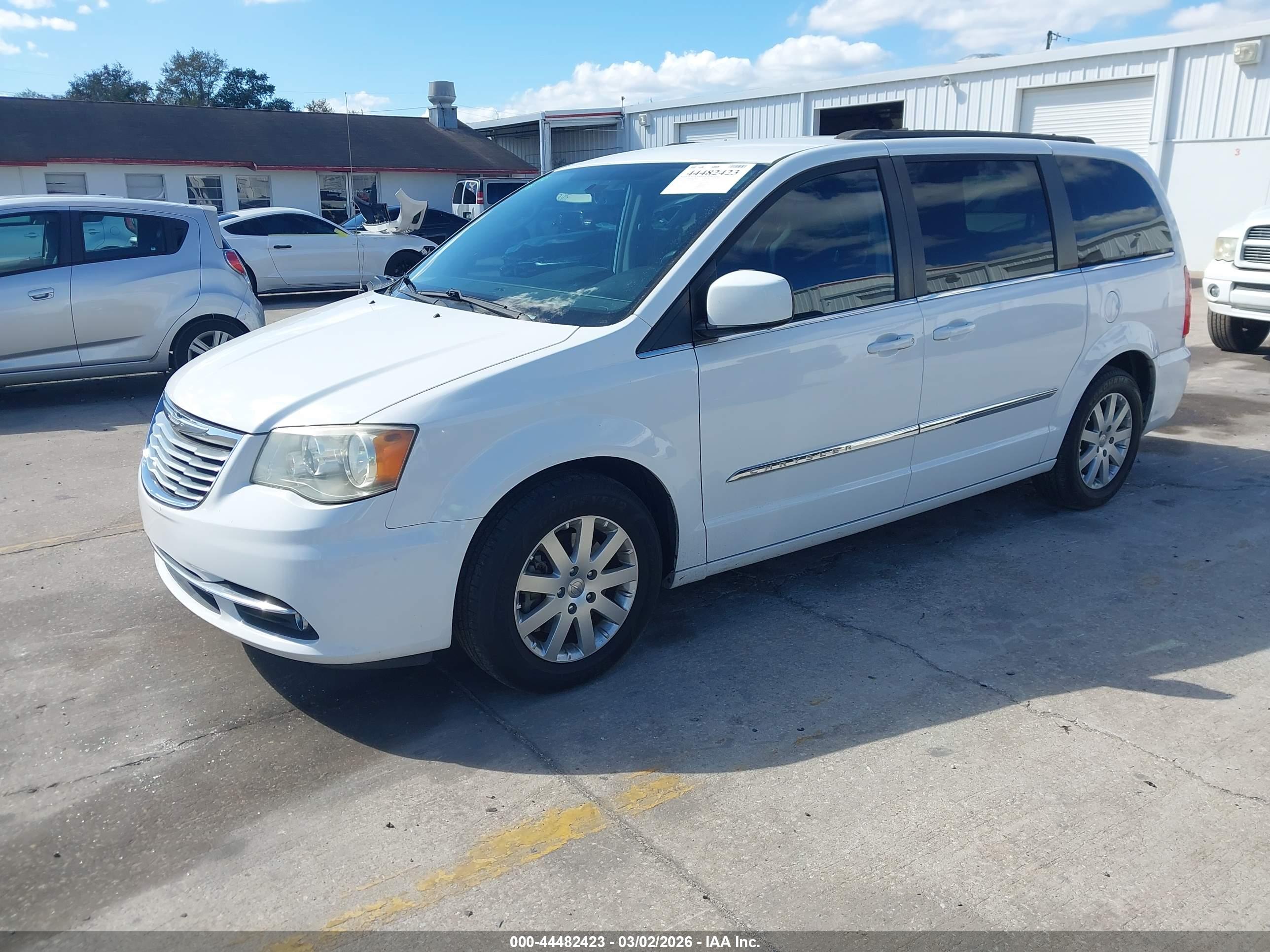 CHRYSLER TOWN image 2