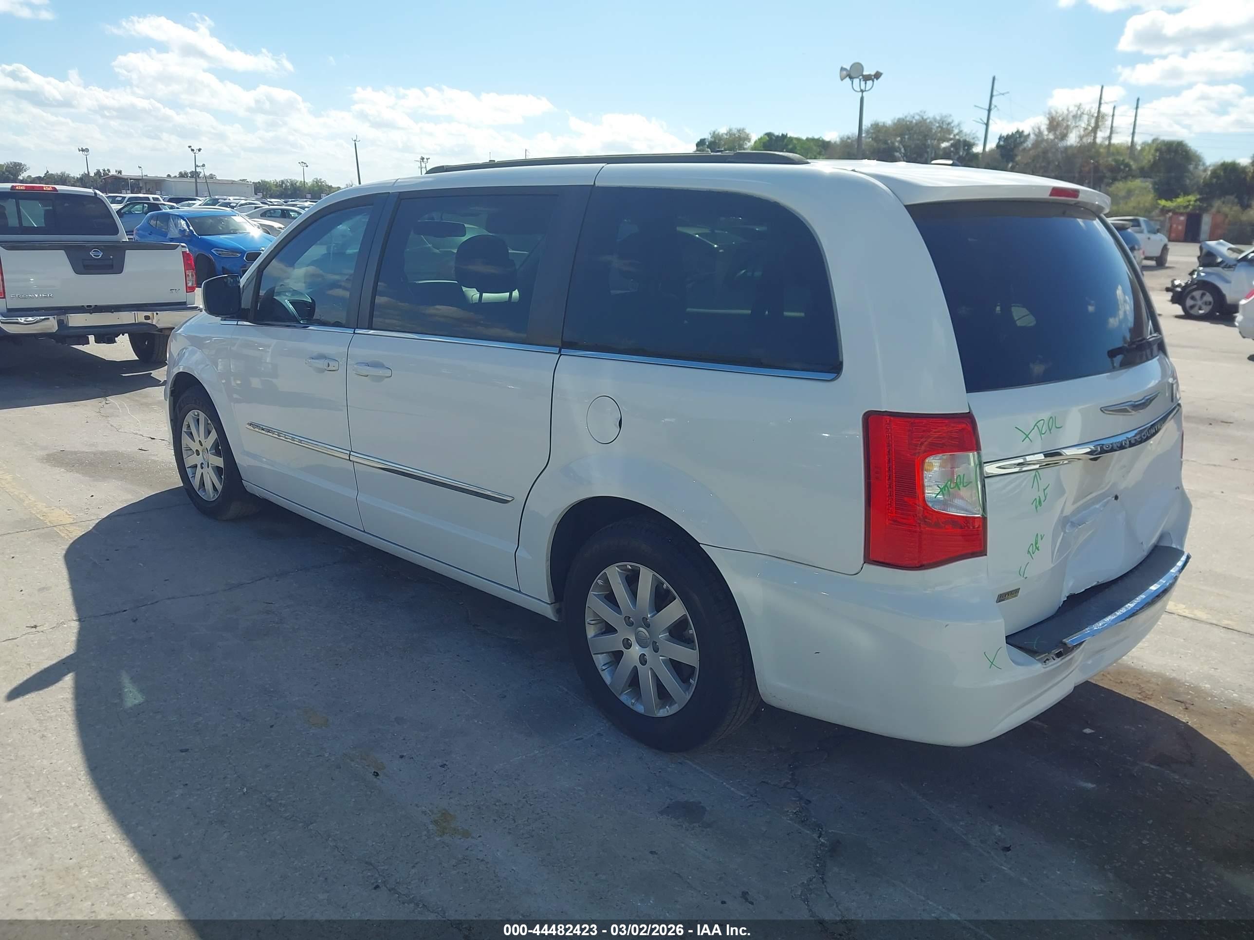 CHRYSLER TOWN image 3
