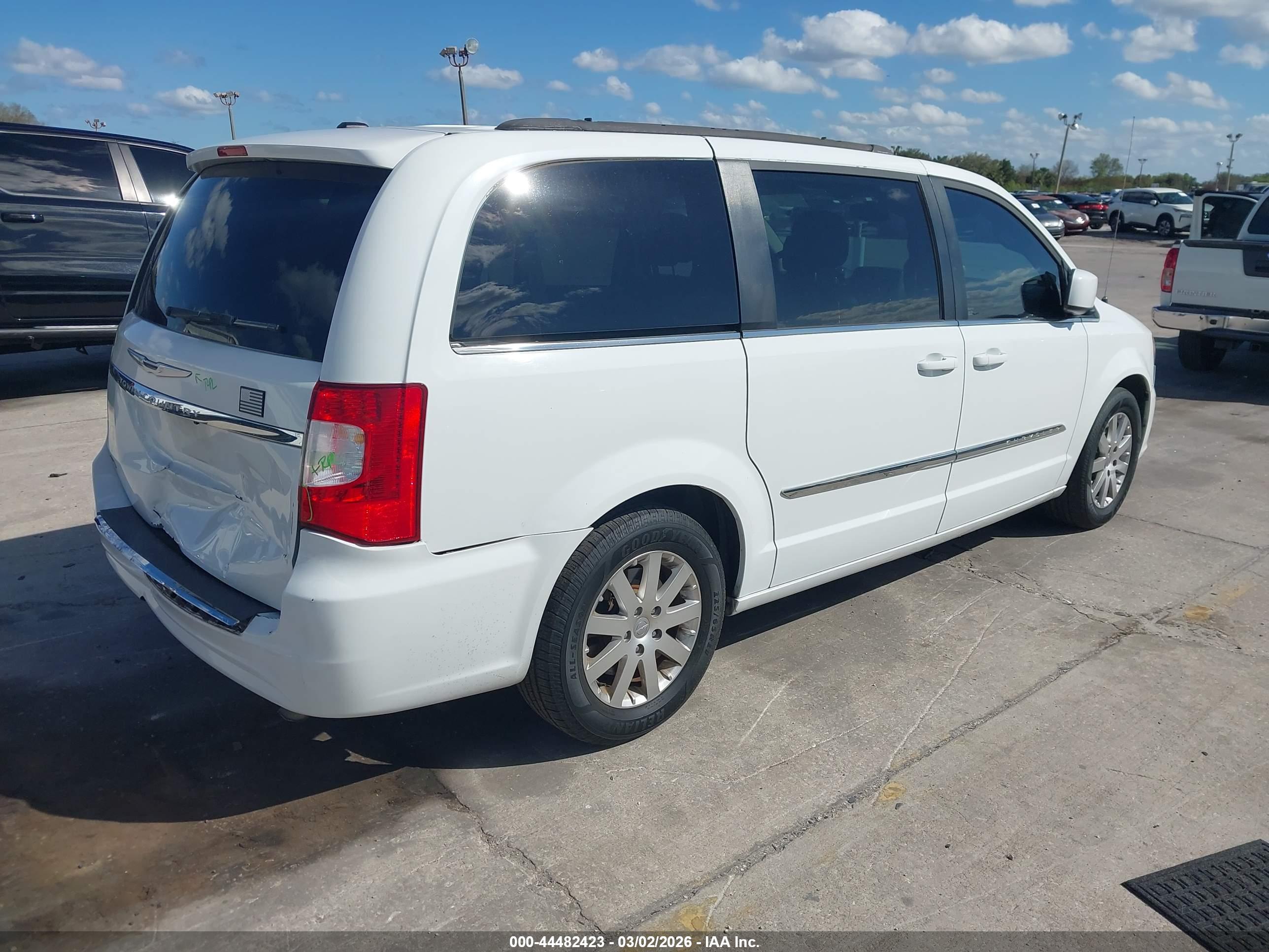 CHRYSLER TOWN image 4