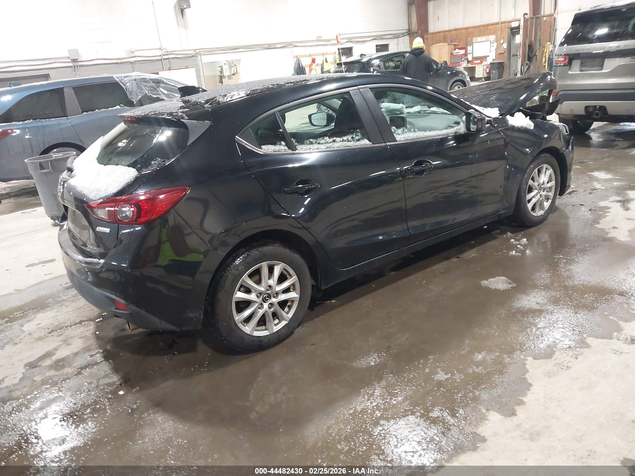 MAZDA MAZDA3 image 4
