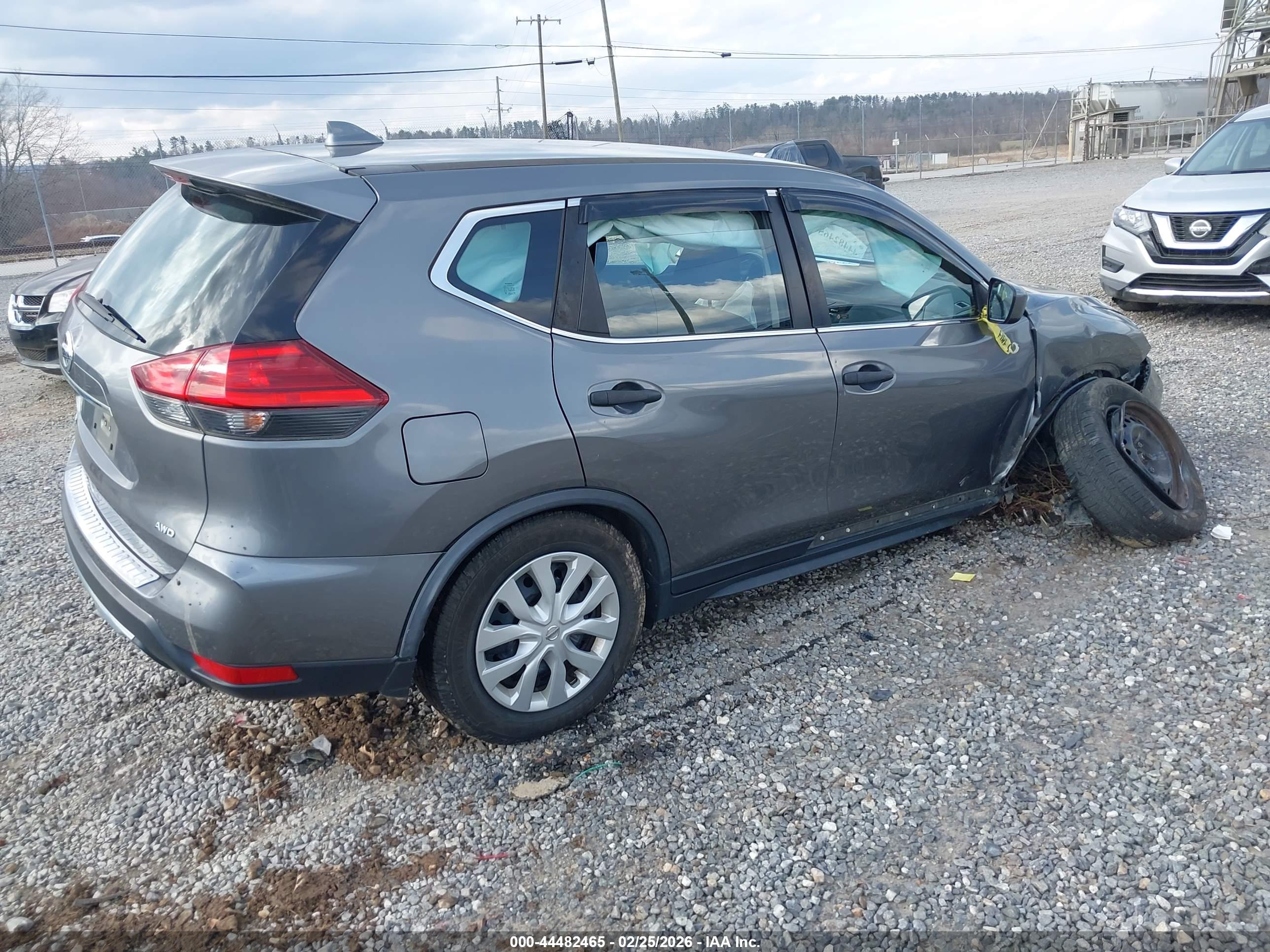 NISSAN ROGUE image 4