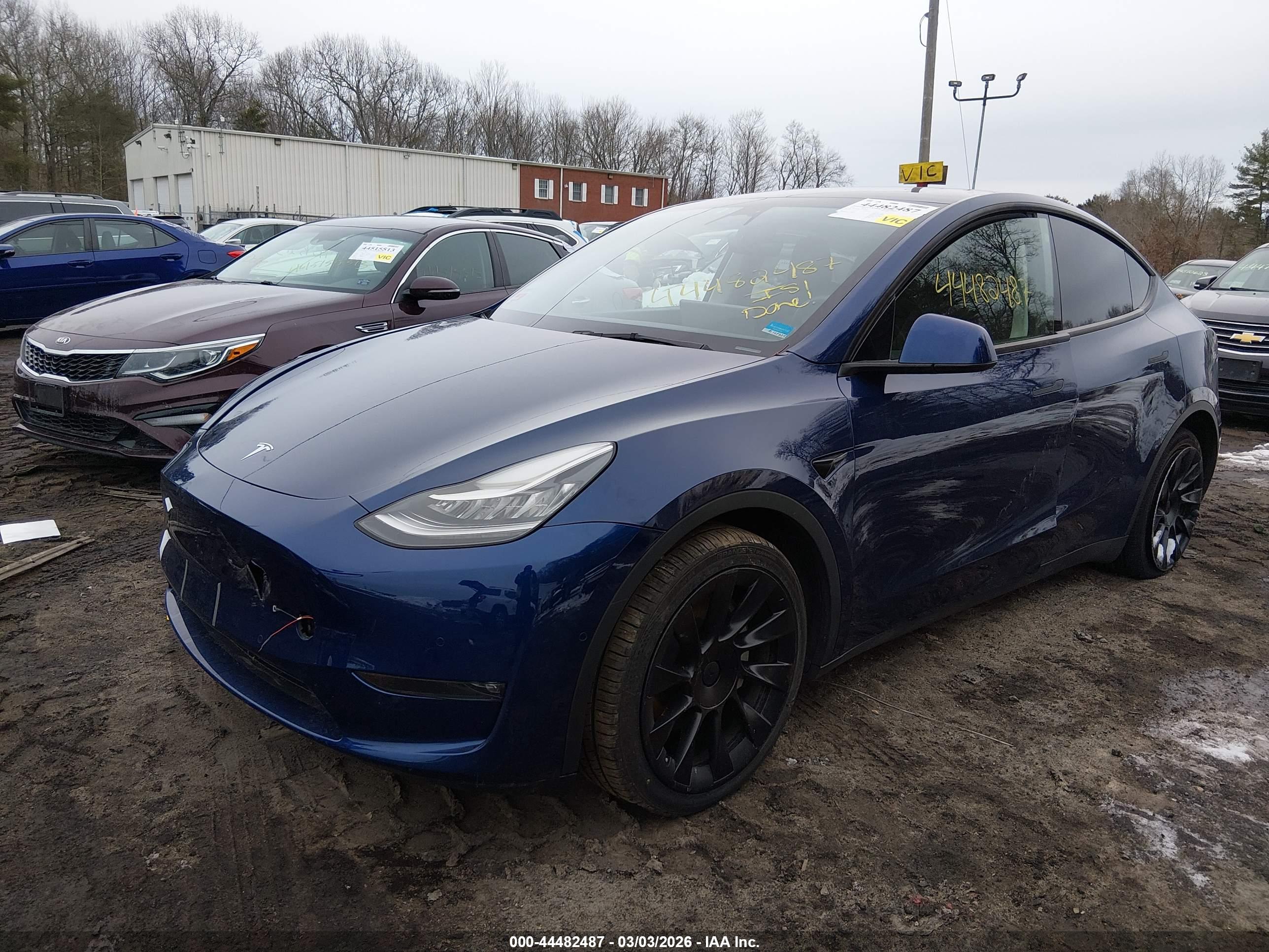 TESLA MODEL image 2