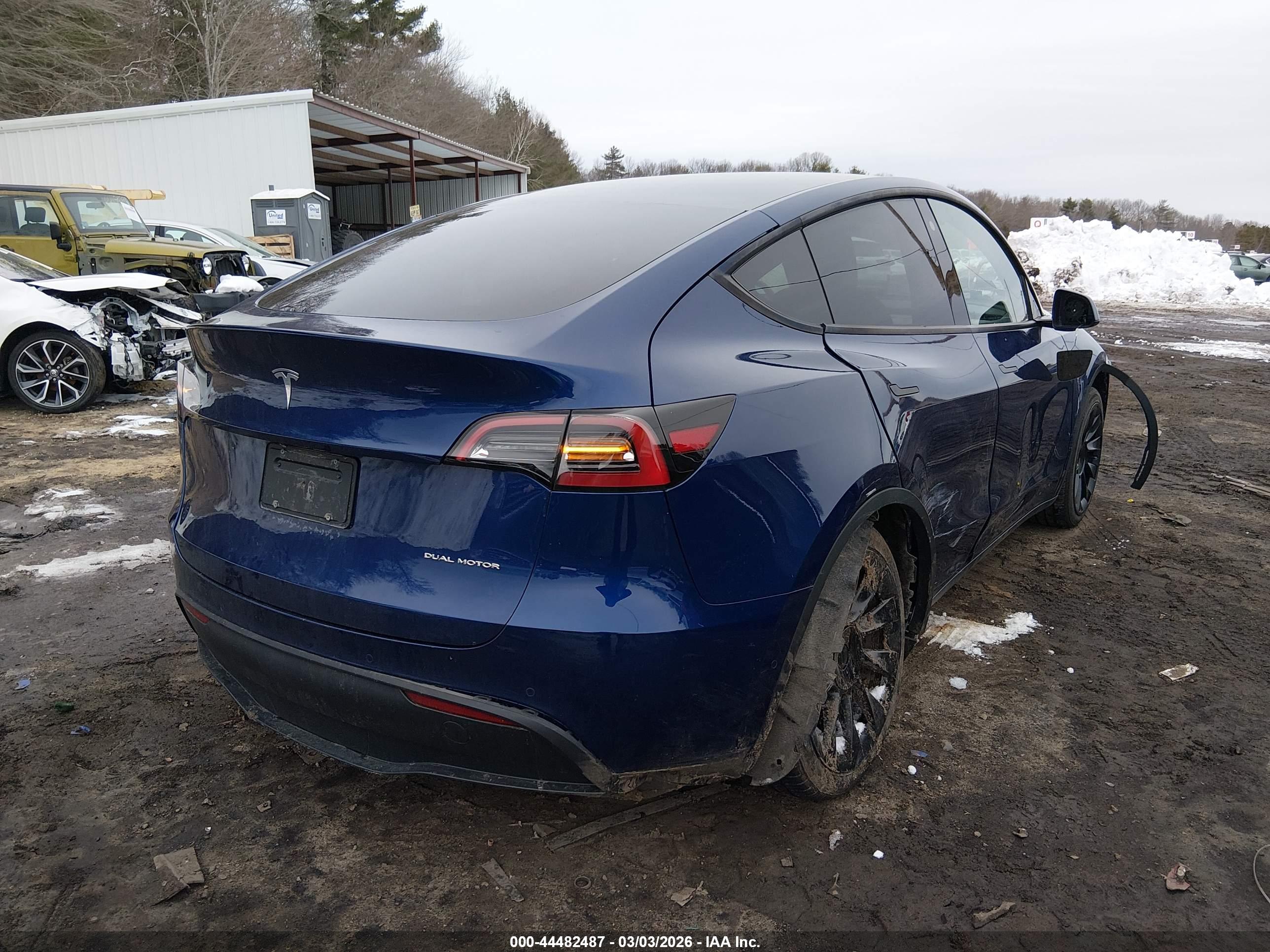TESLA MODEL image 4