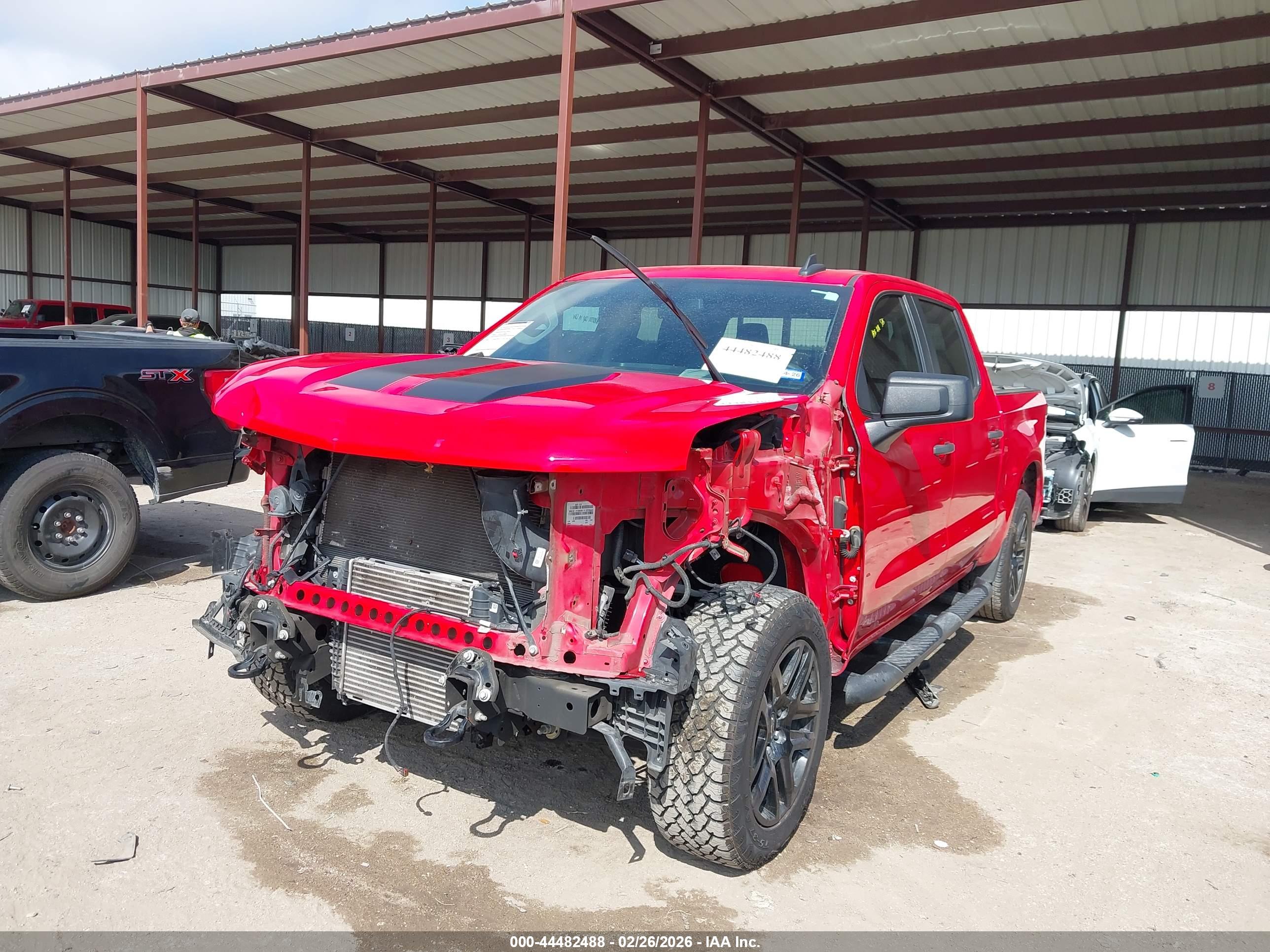 CHEVROLET SILVERADO image 2