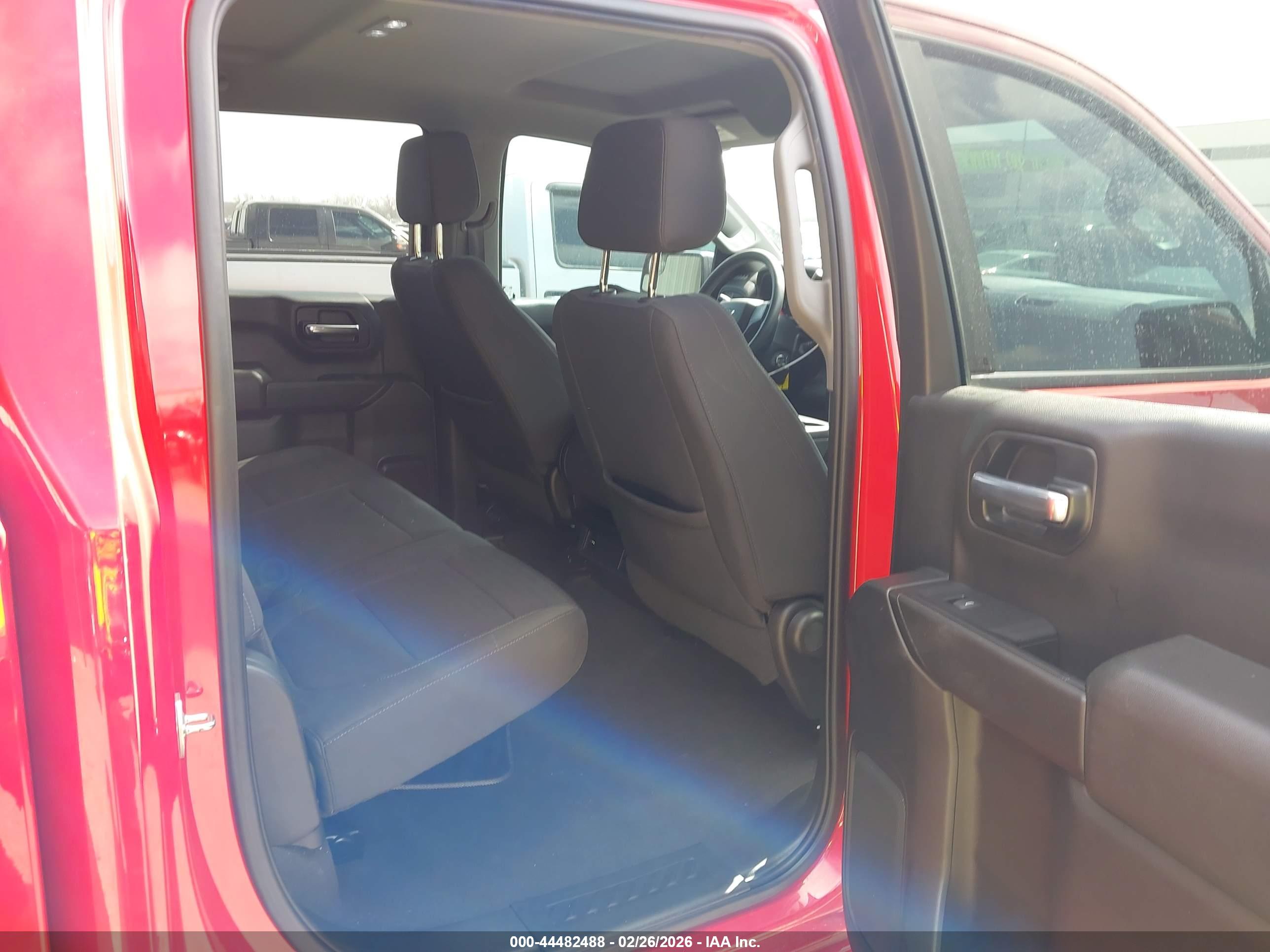 CHEVROLET SILVERADO image 8
