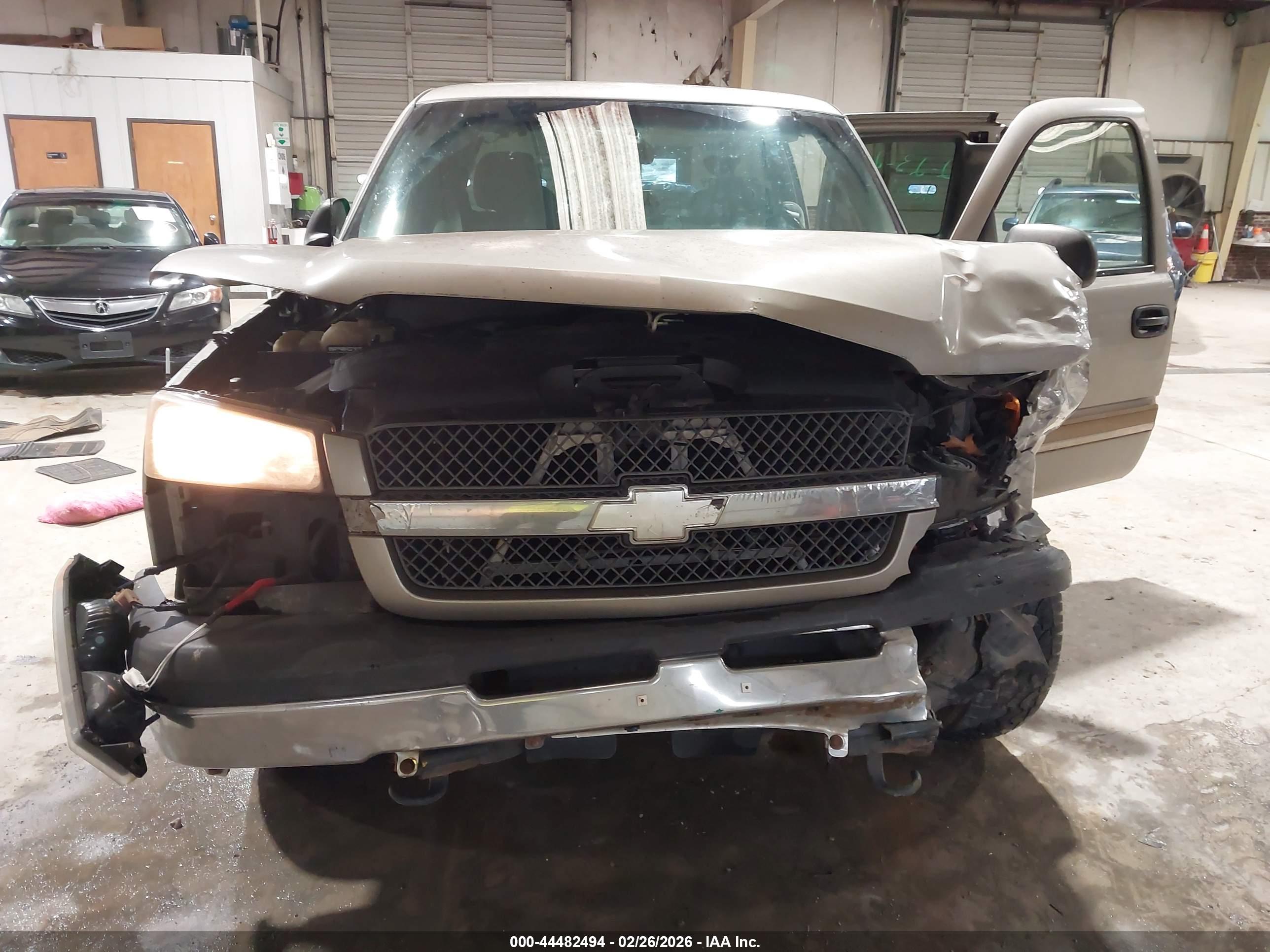 CHEVROLET SILVERADO image 6