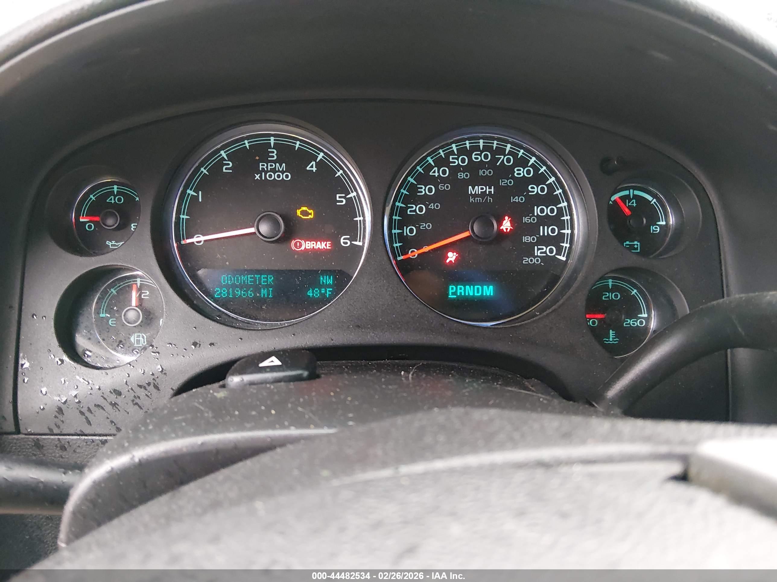 CHEVROLET SUBURBAN image 7