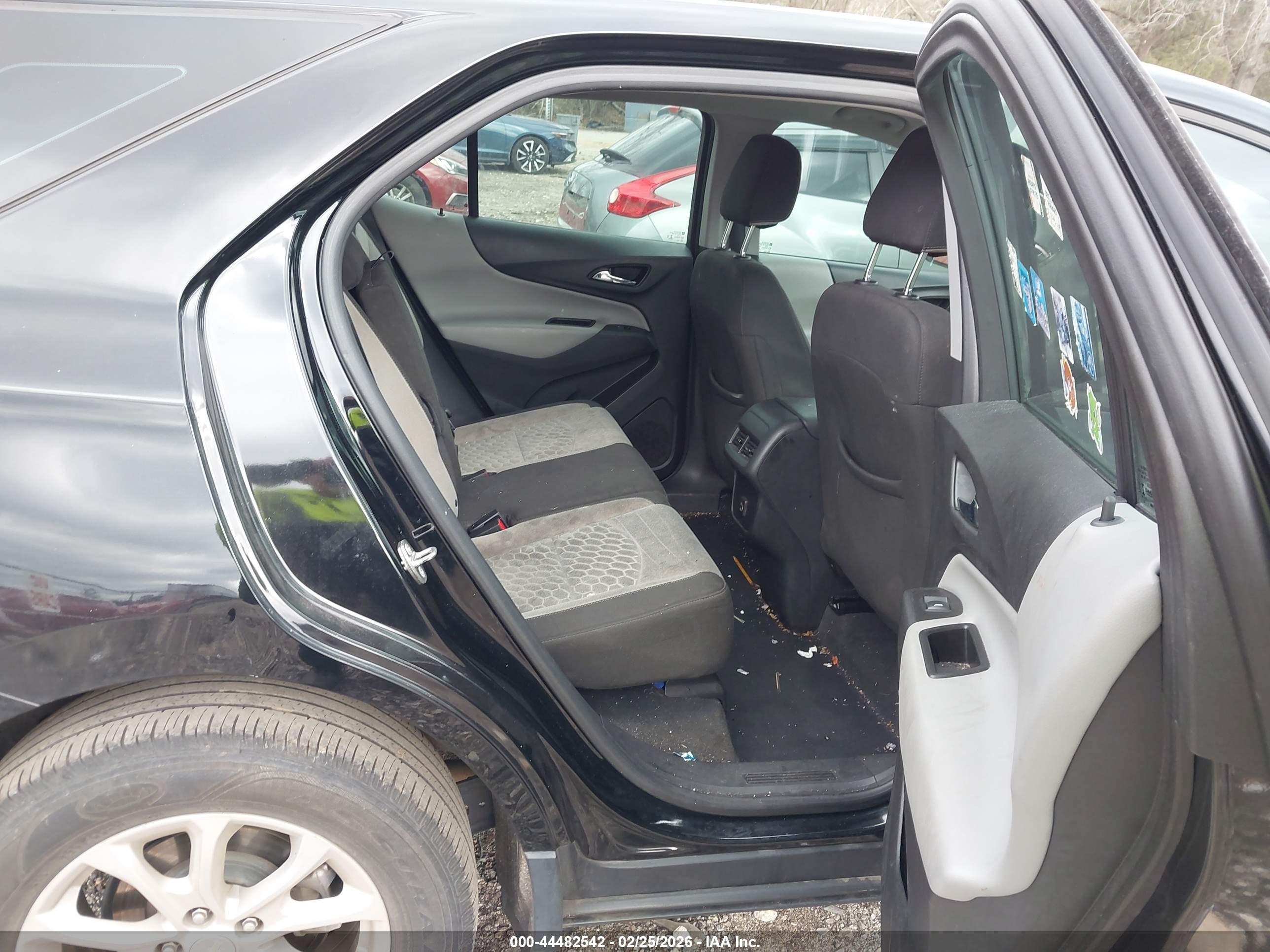 CHEVROLET EQUINOX image 8