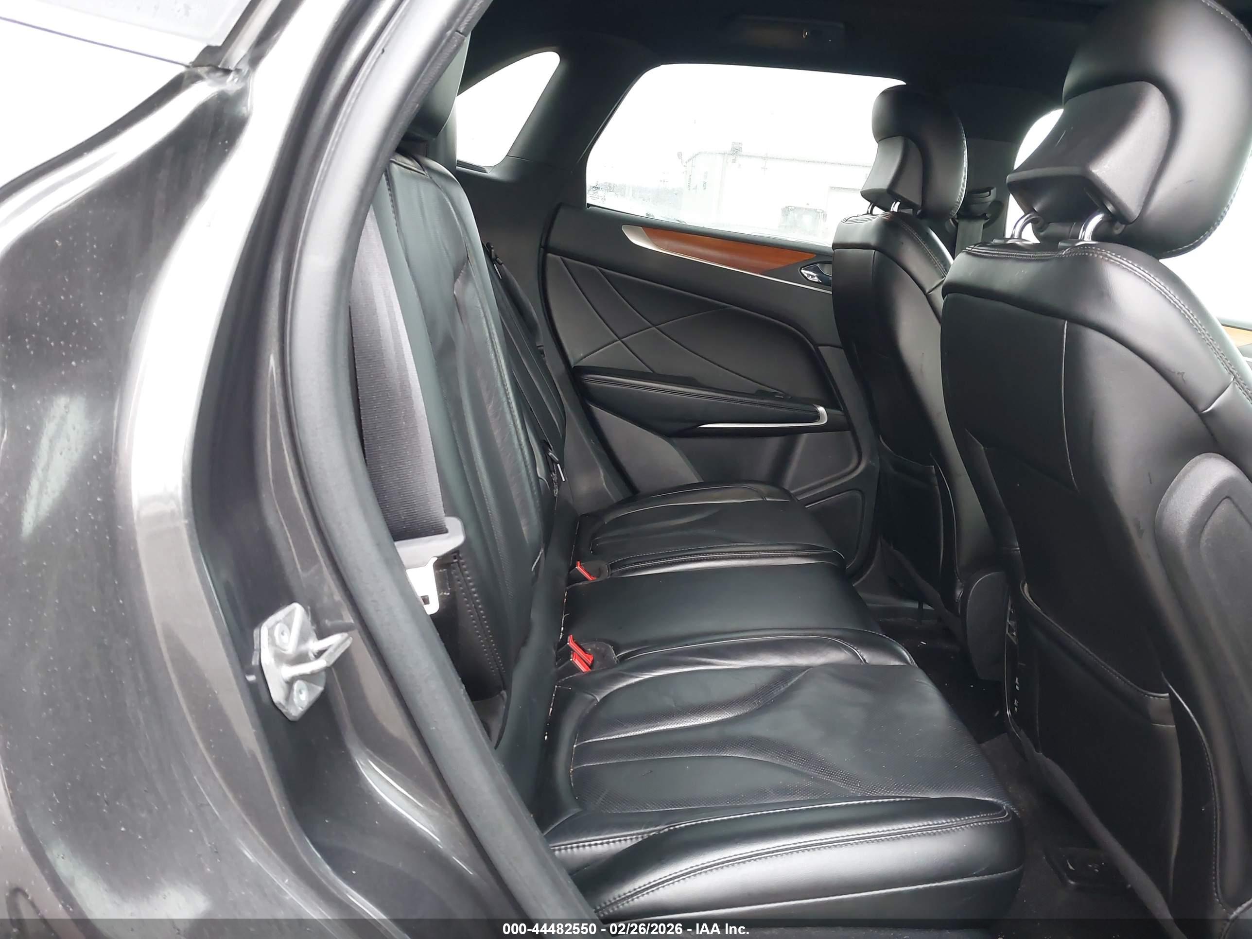 LINCOLN MKC image 8