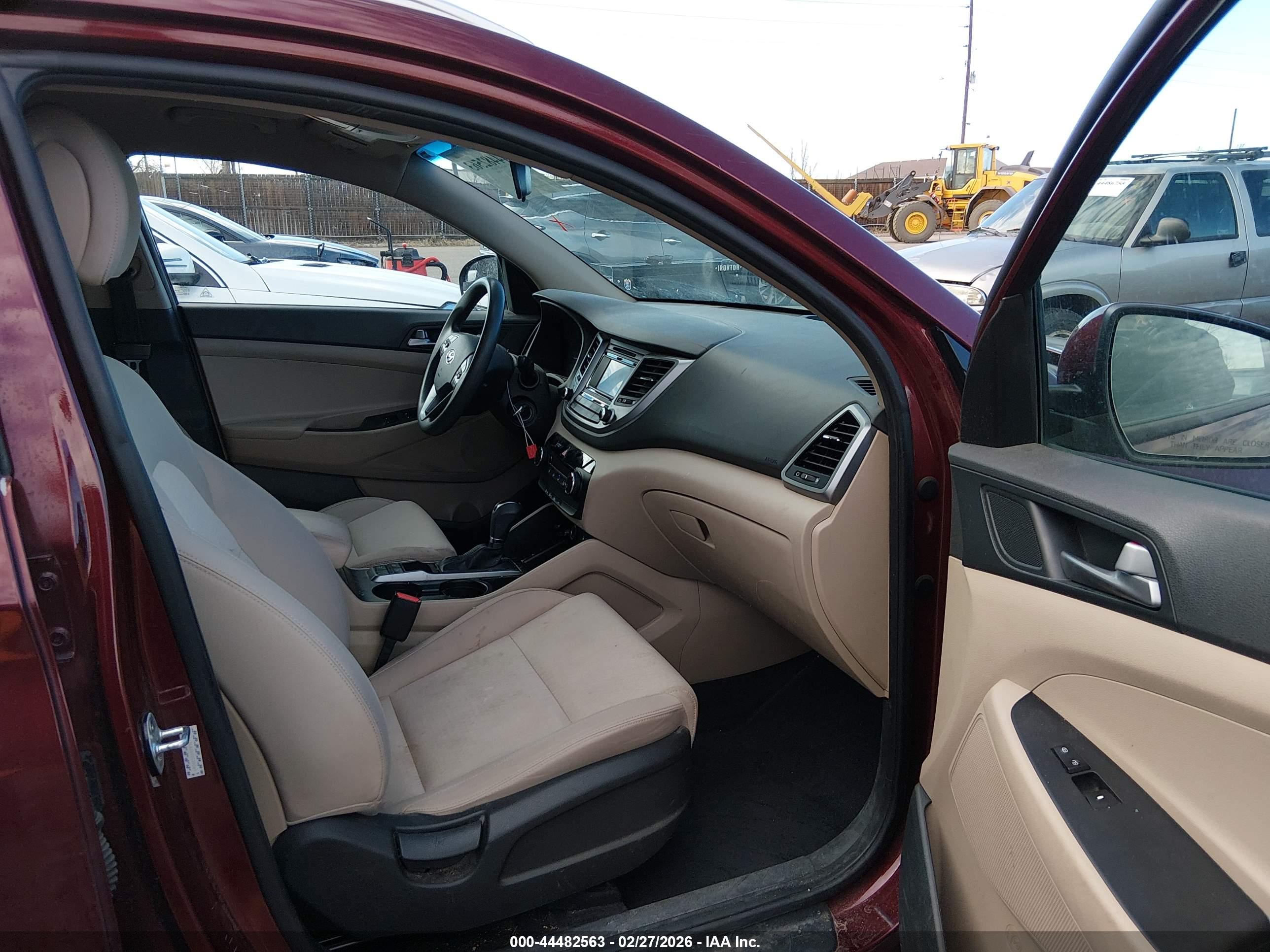 HYUNDAI TUCSON image 5