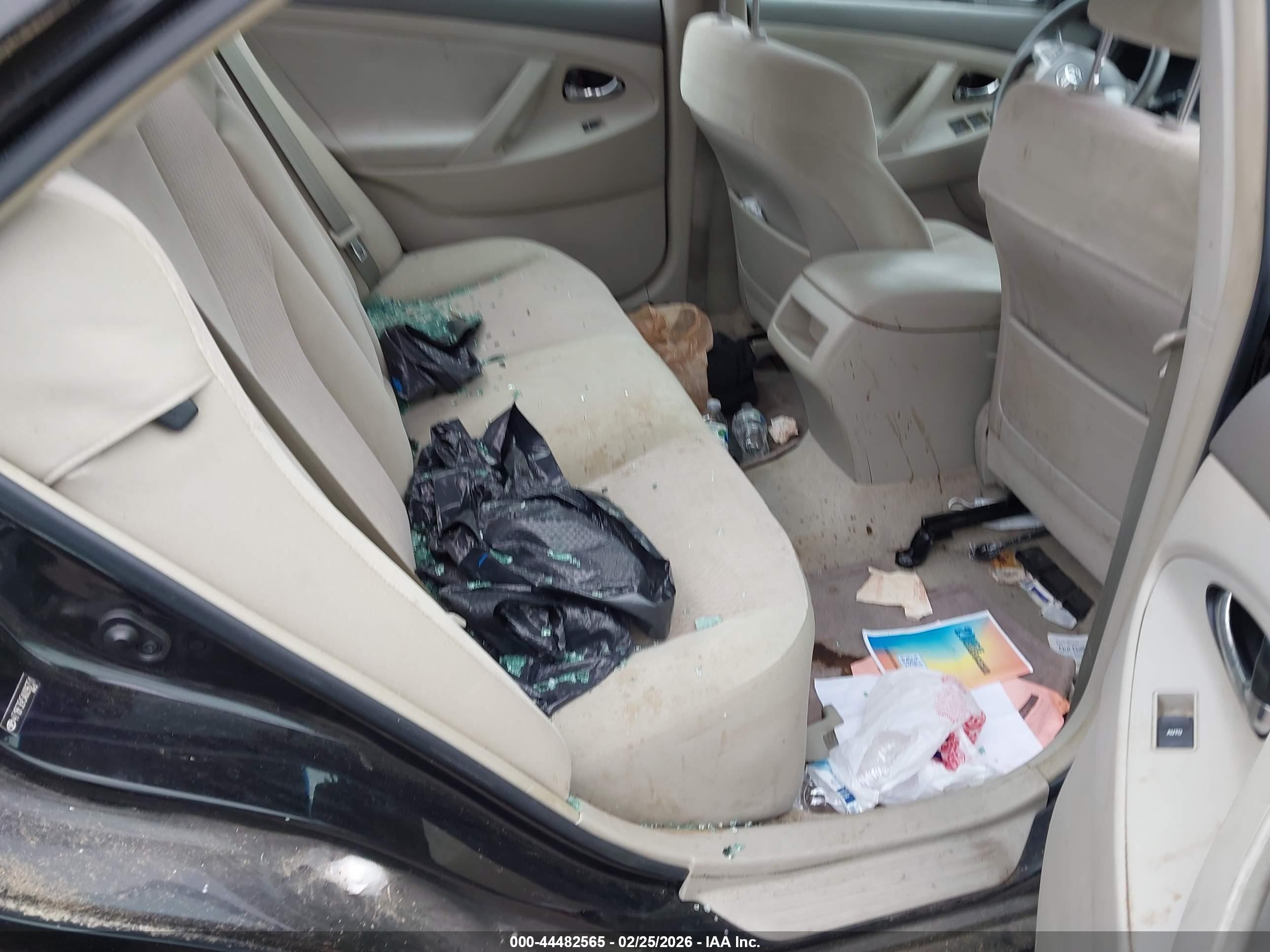 TOYOTA CAMRY image 8