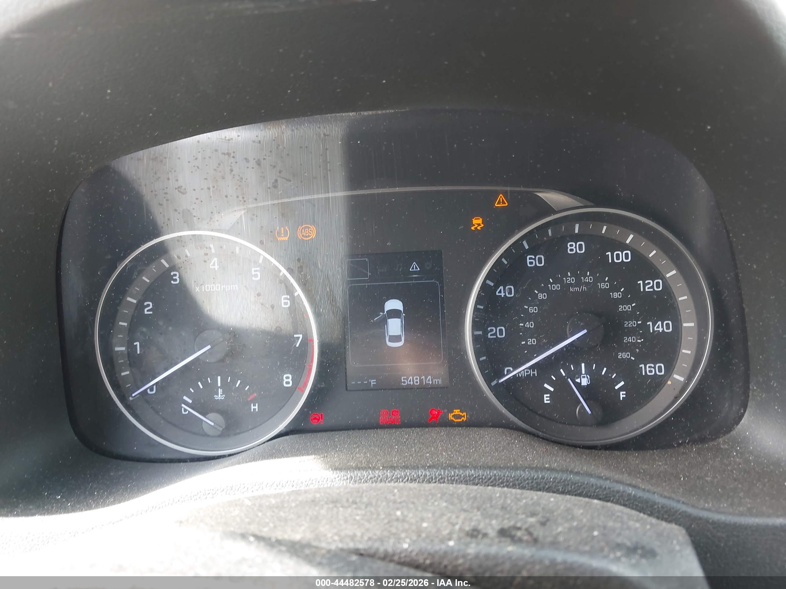 HYUNDAI ELANTRA image 7