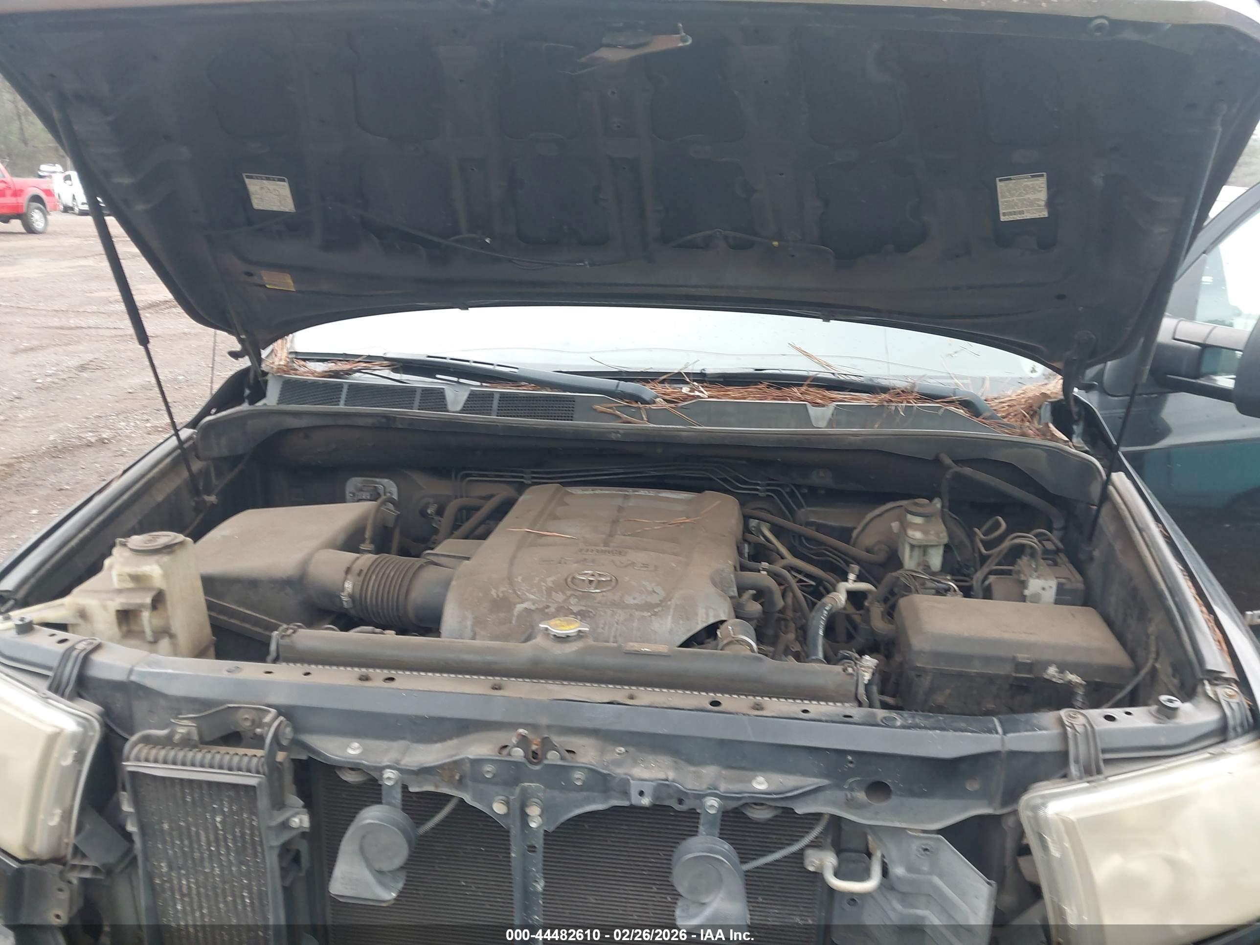 TOYOTA TUNDRA image 10