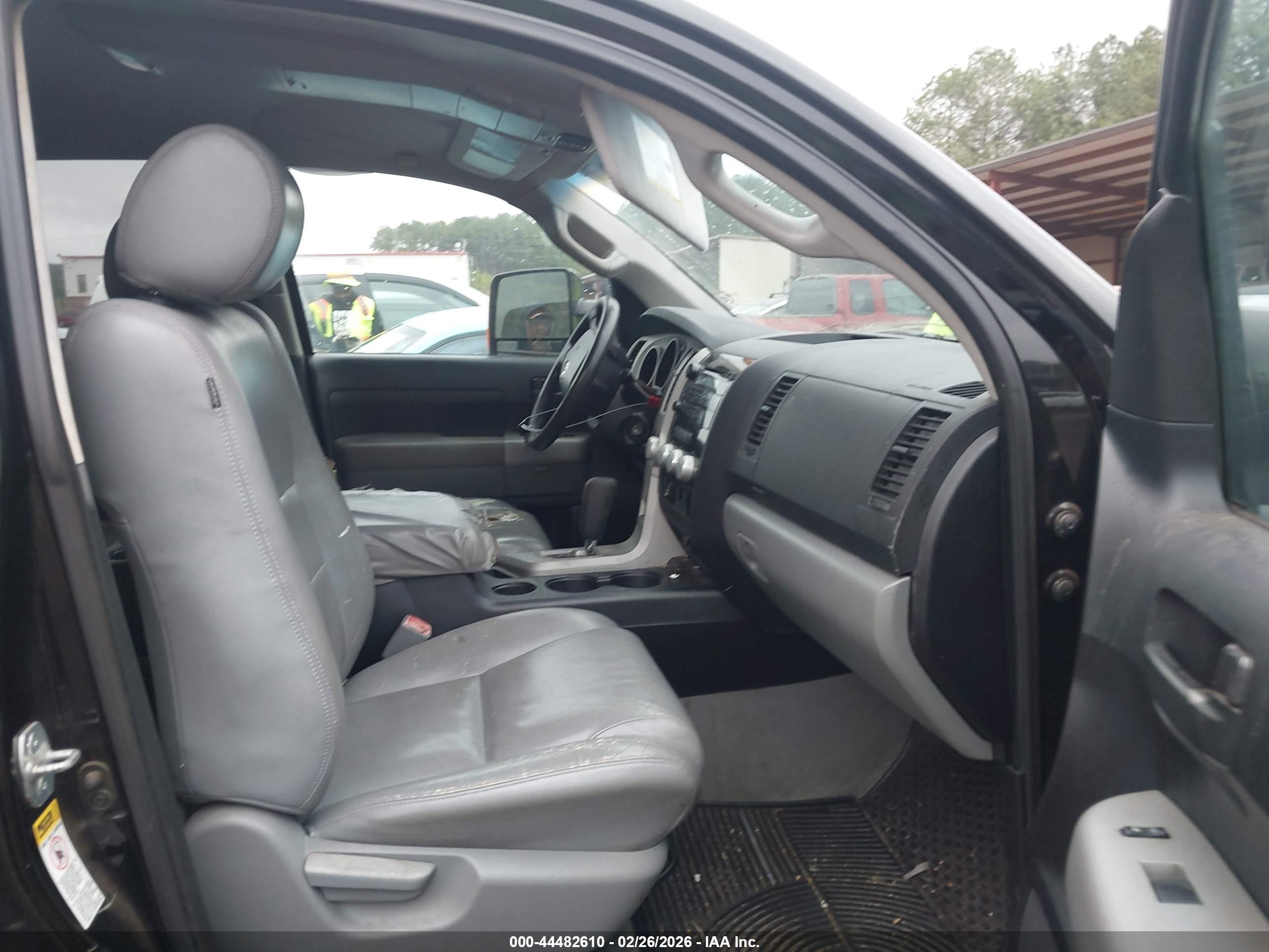 TOYOTA TUNDRA image 5
