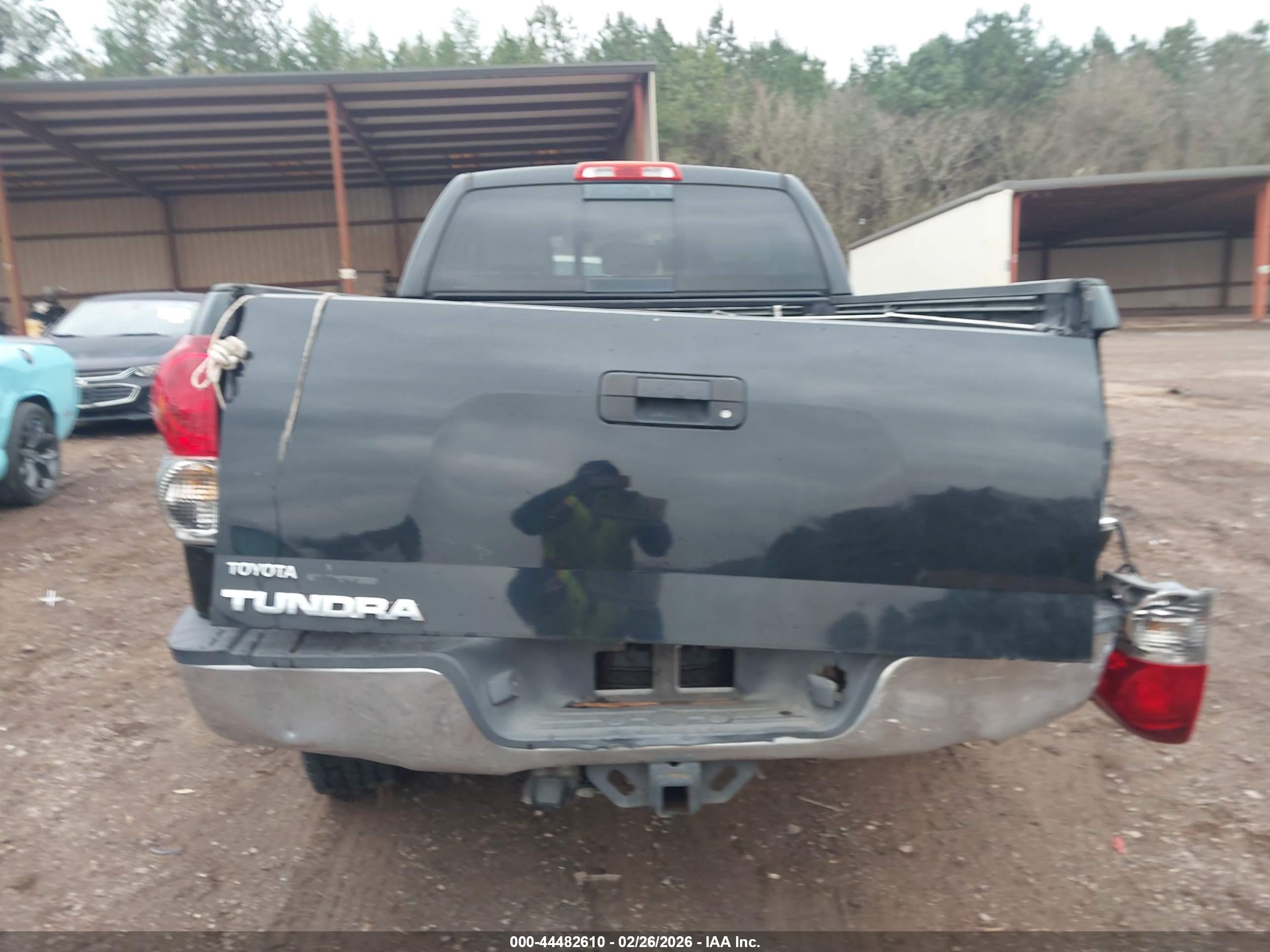 TOYOTA TUNDRA image 6
