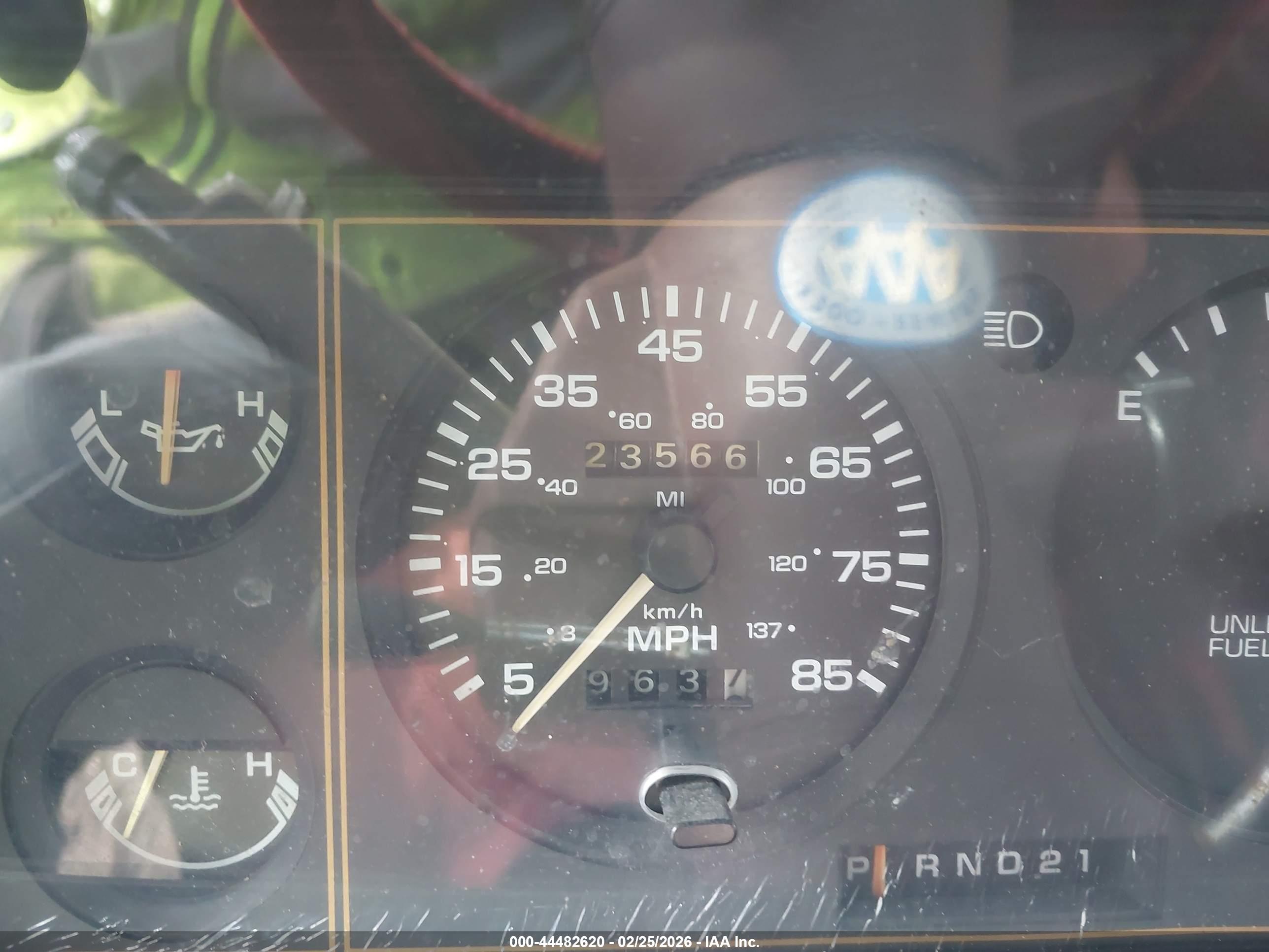 PLYMOUTH VOYAGER image 7