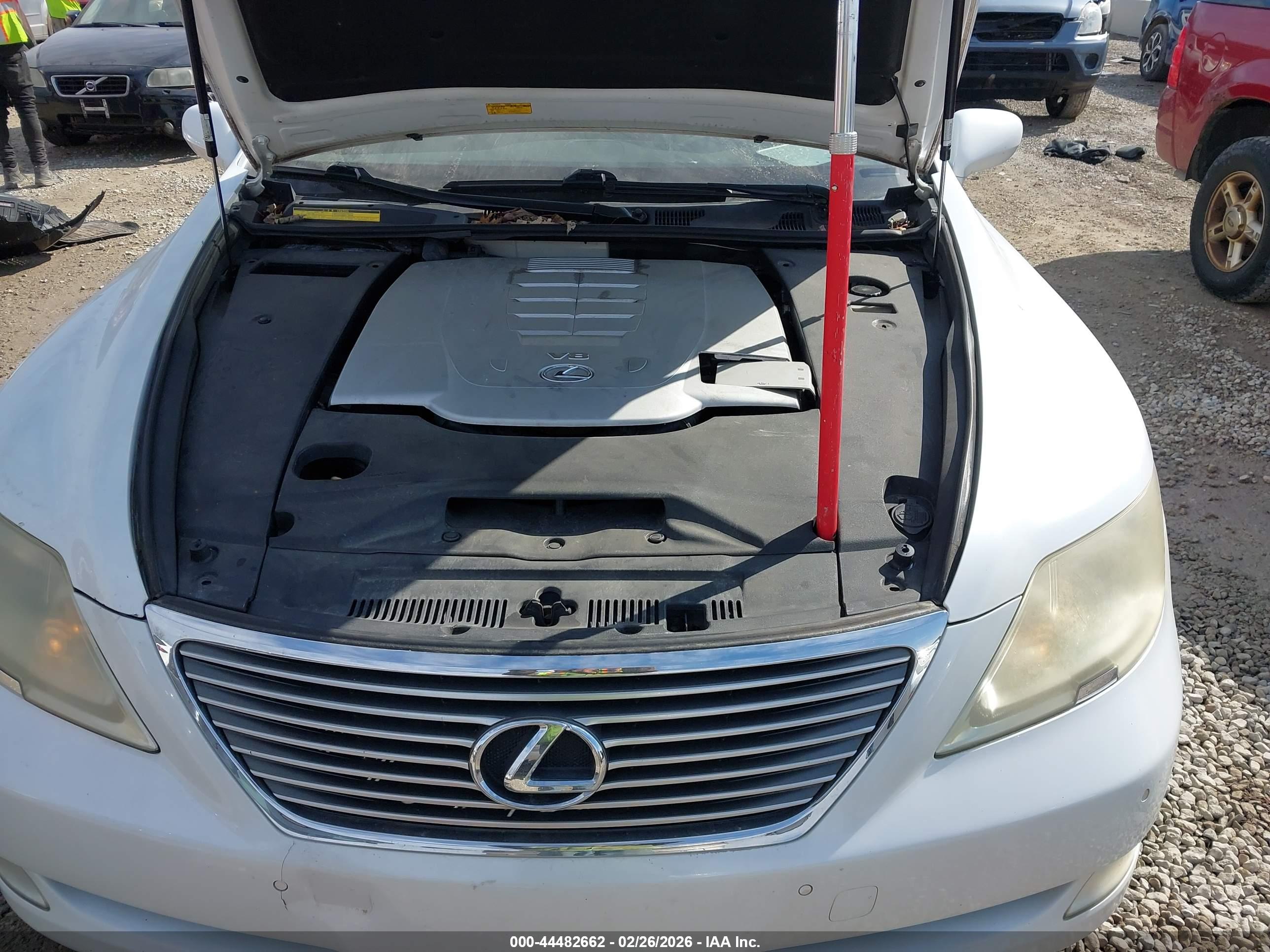 LEXUS LS image 10