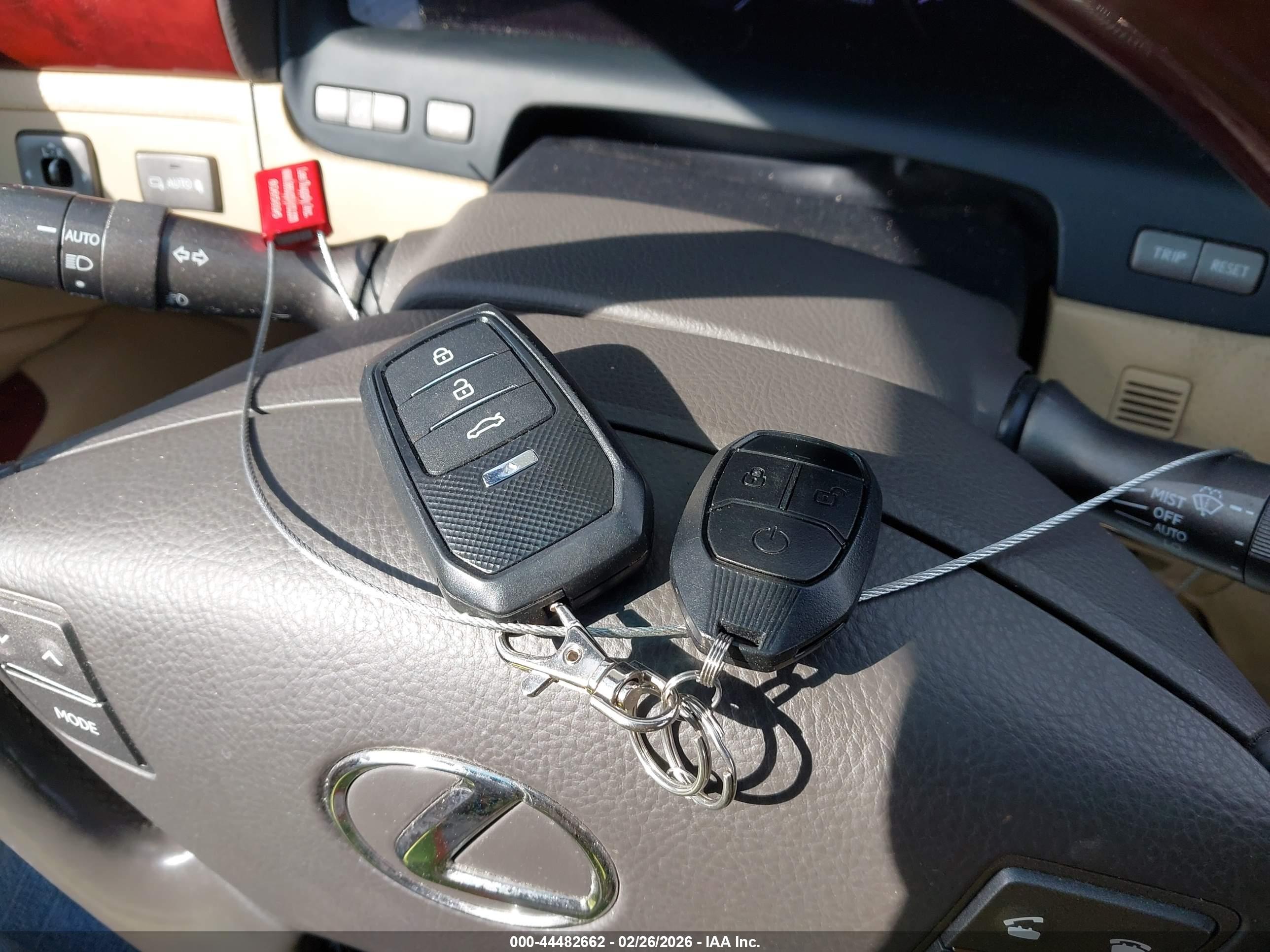 LEXUS LS image 11