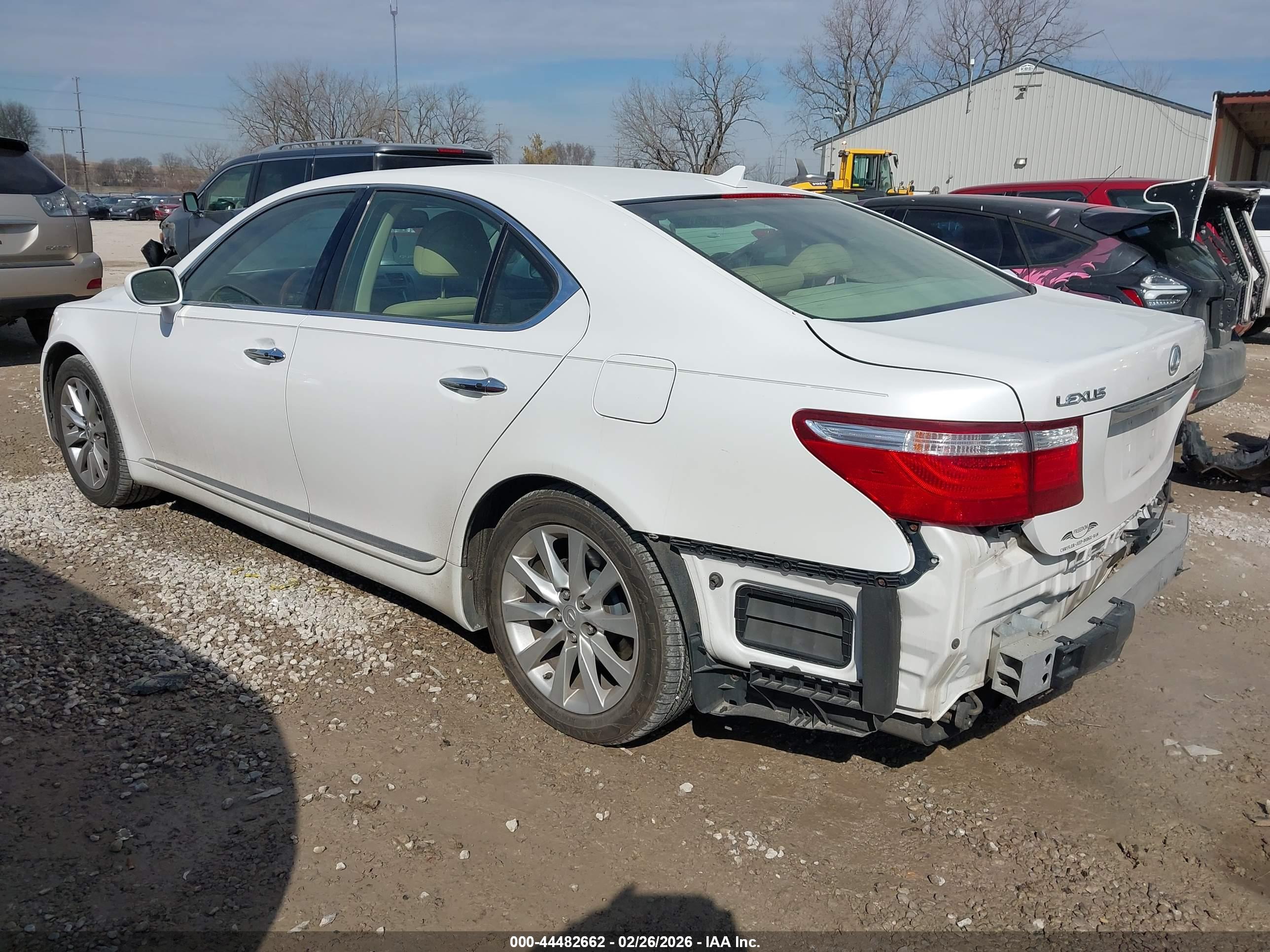 LEXUS LS image 3