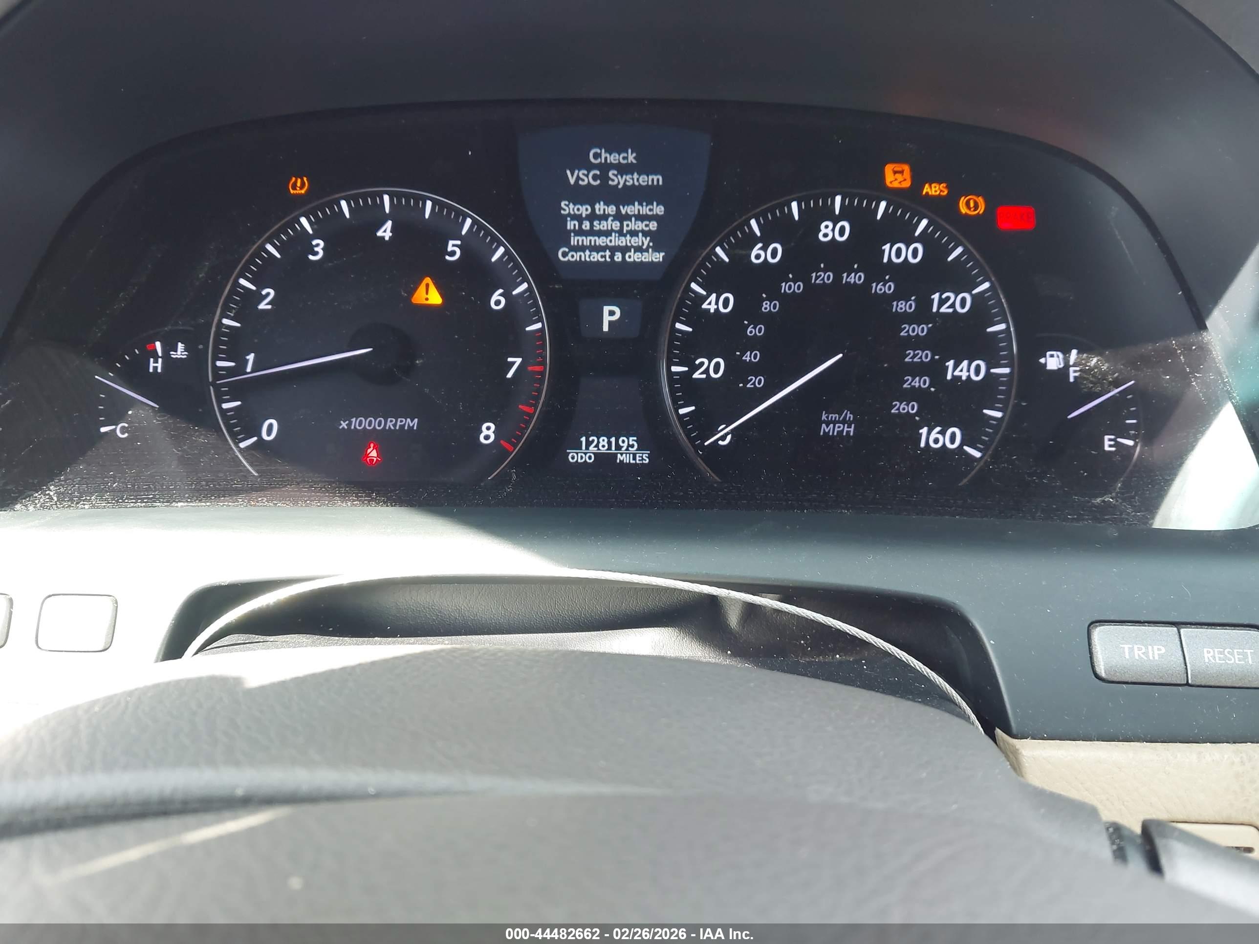 LEXUS LS image 7