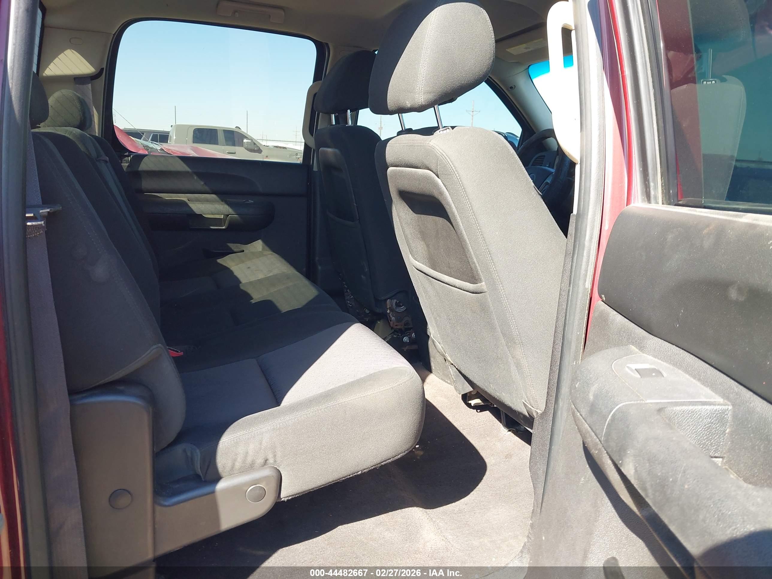 CHEVROLET SILVERADO image 8