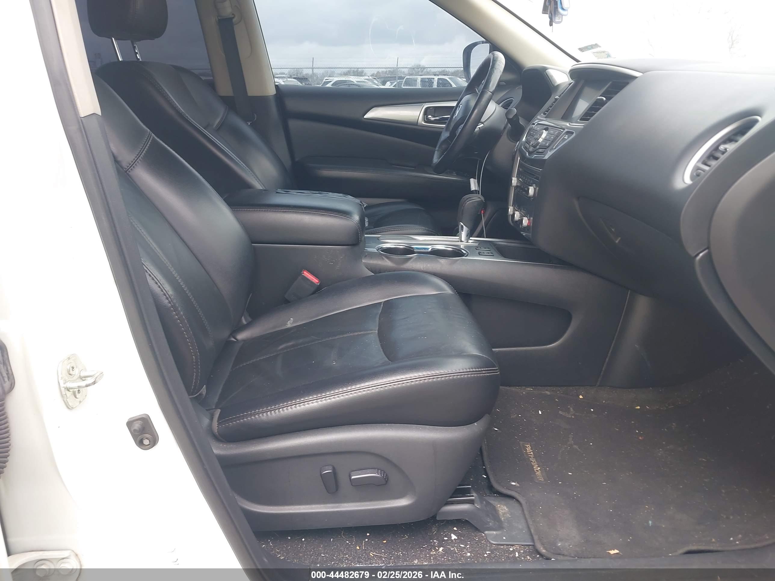 NISSAN PATHFINDER image 5