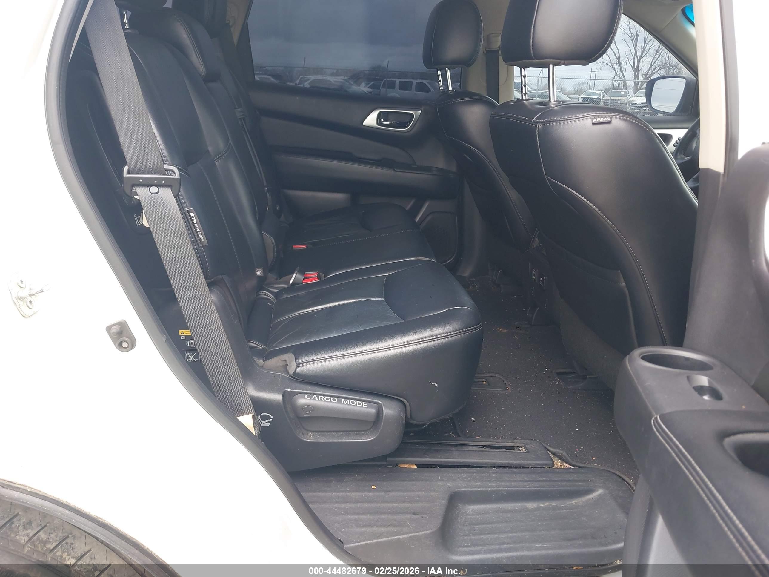 NISSAN PATHFINDER image 8