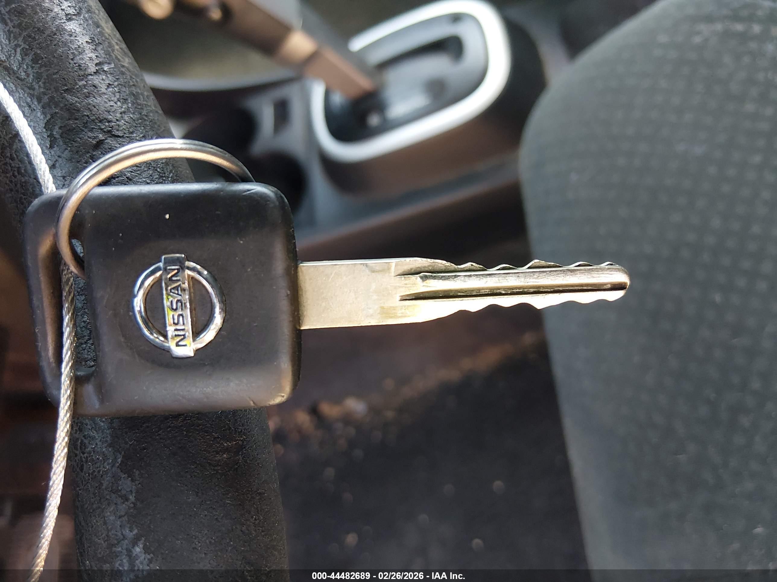 NISSAN VERSA image 11