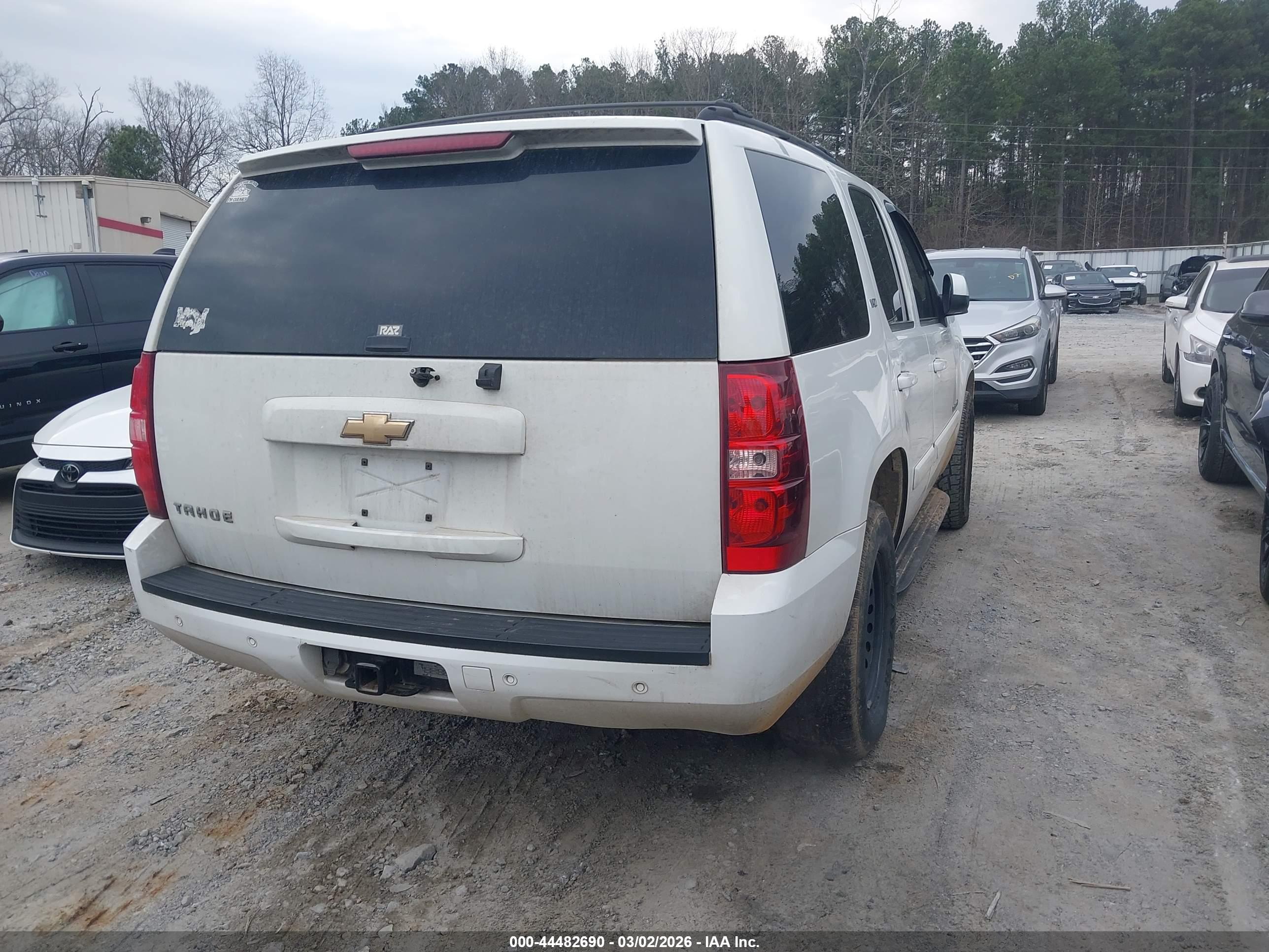 CHEVROLET TAHOE image 4