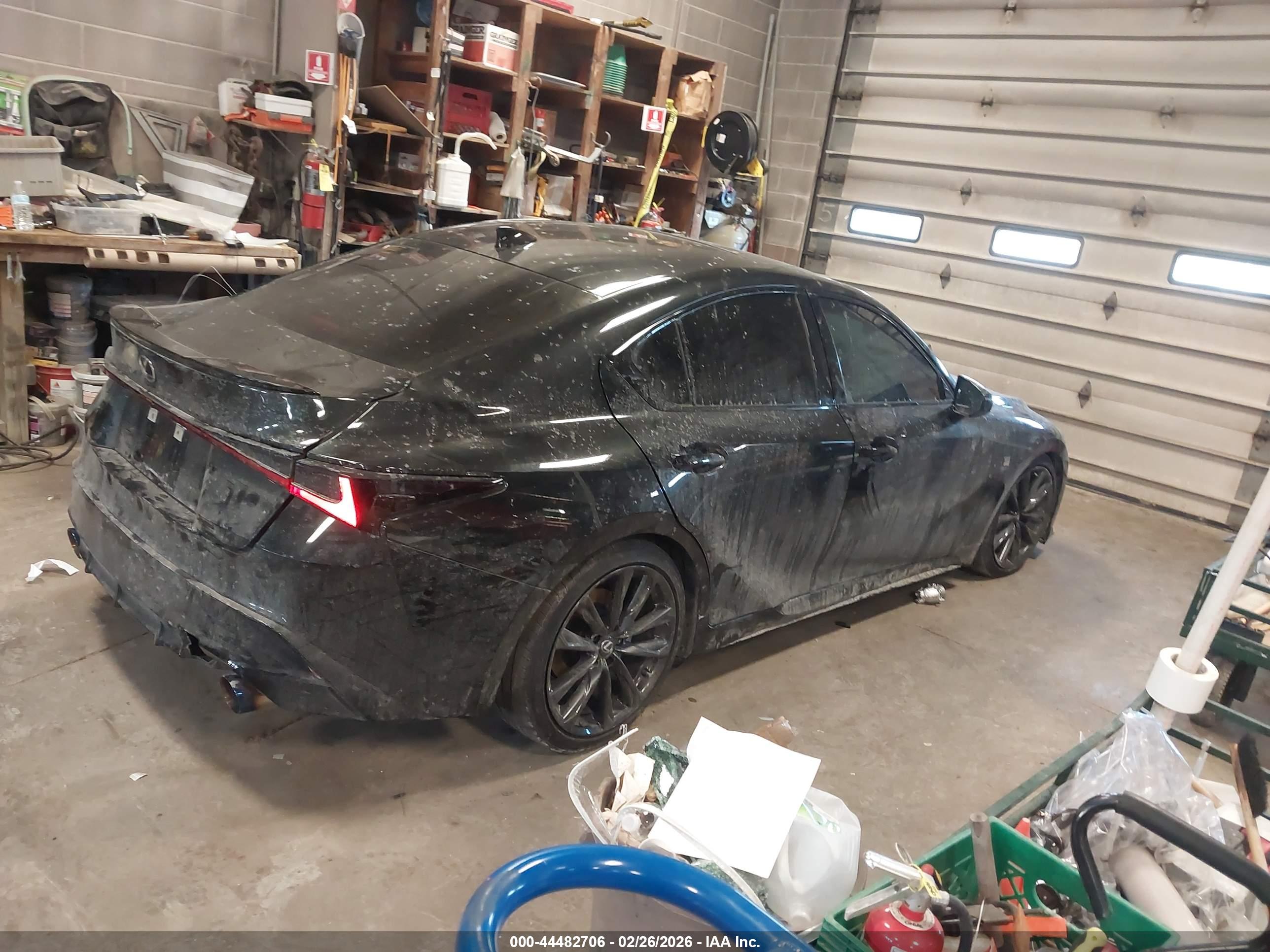 LEXUS IS image 4