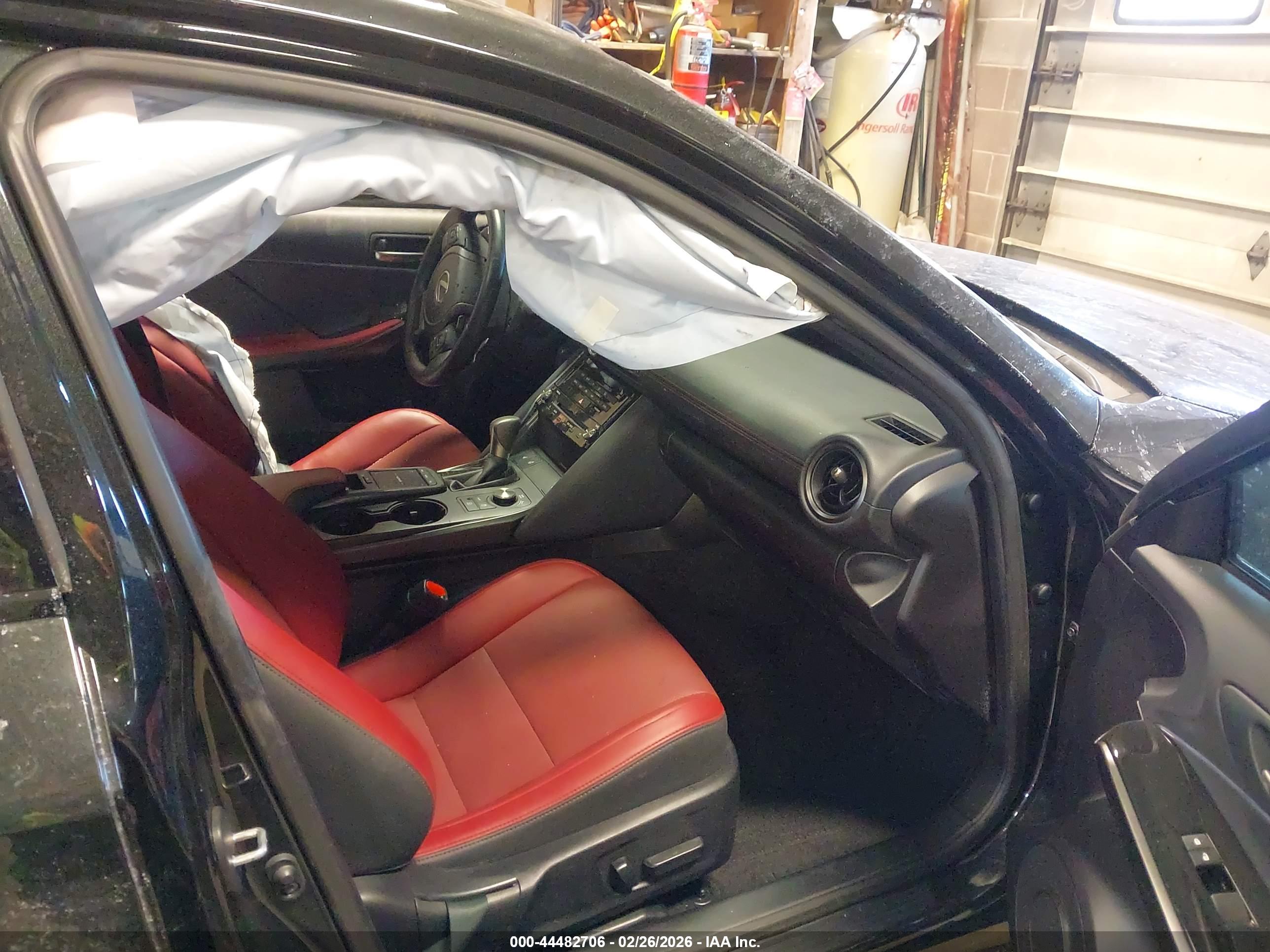 LEXUS IS image 5