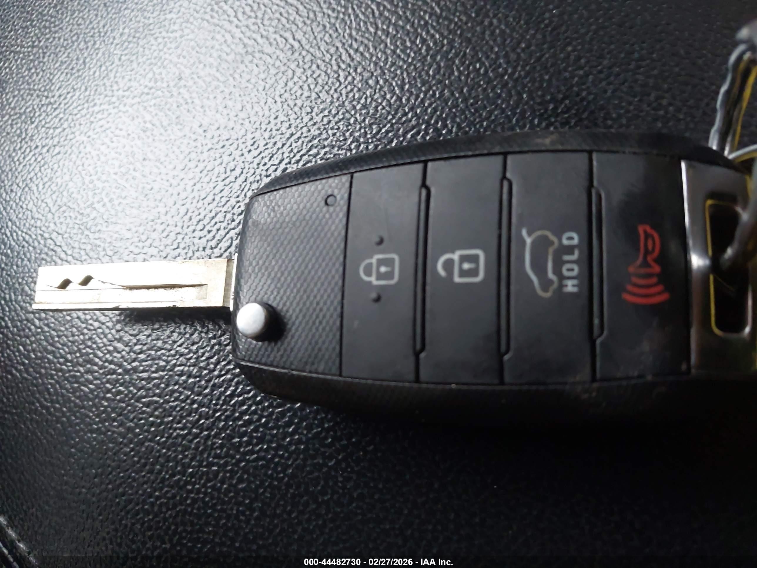 KIA SORENTO image 11