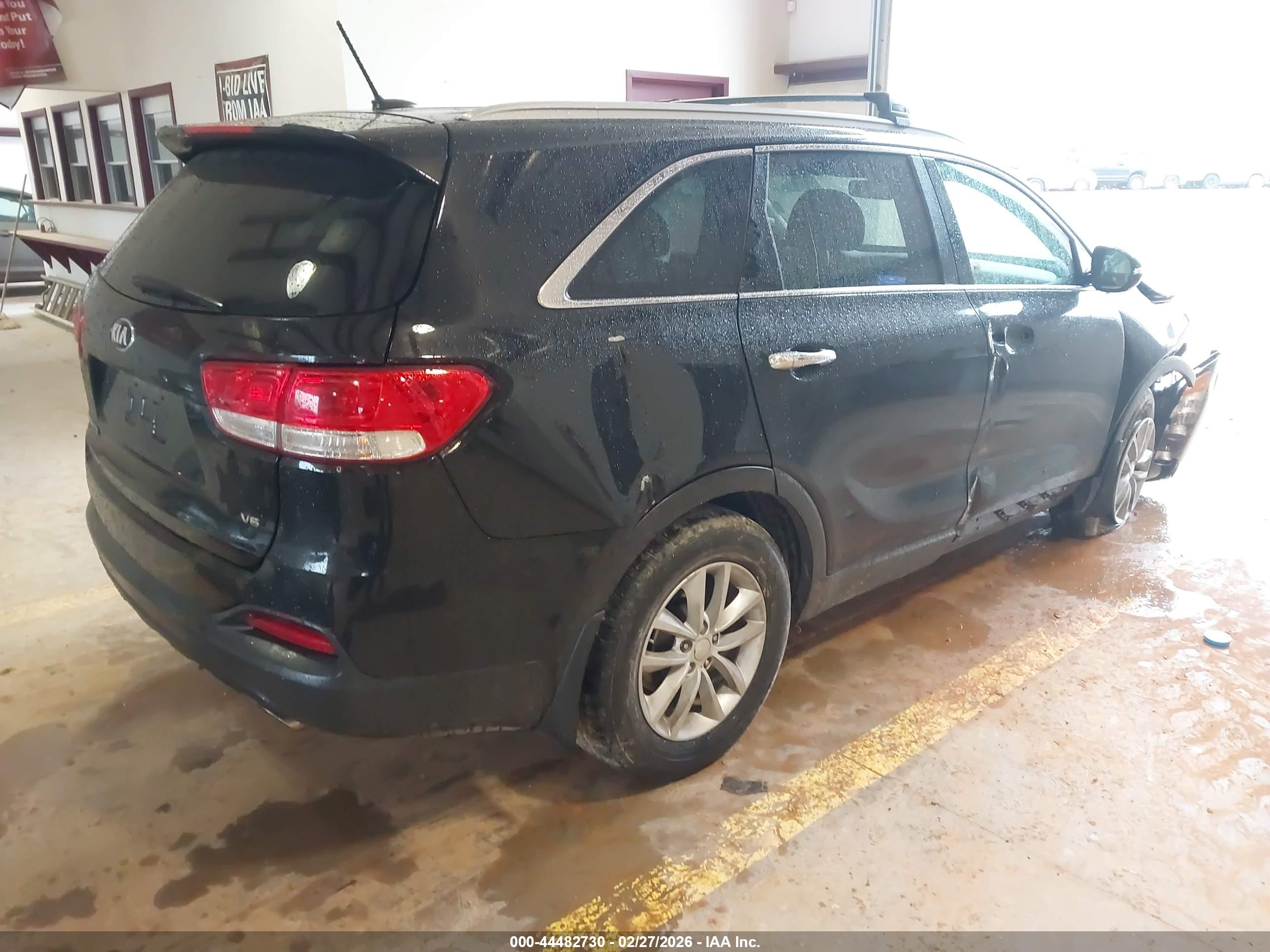 KIA SORENTO image 4