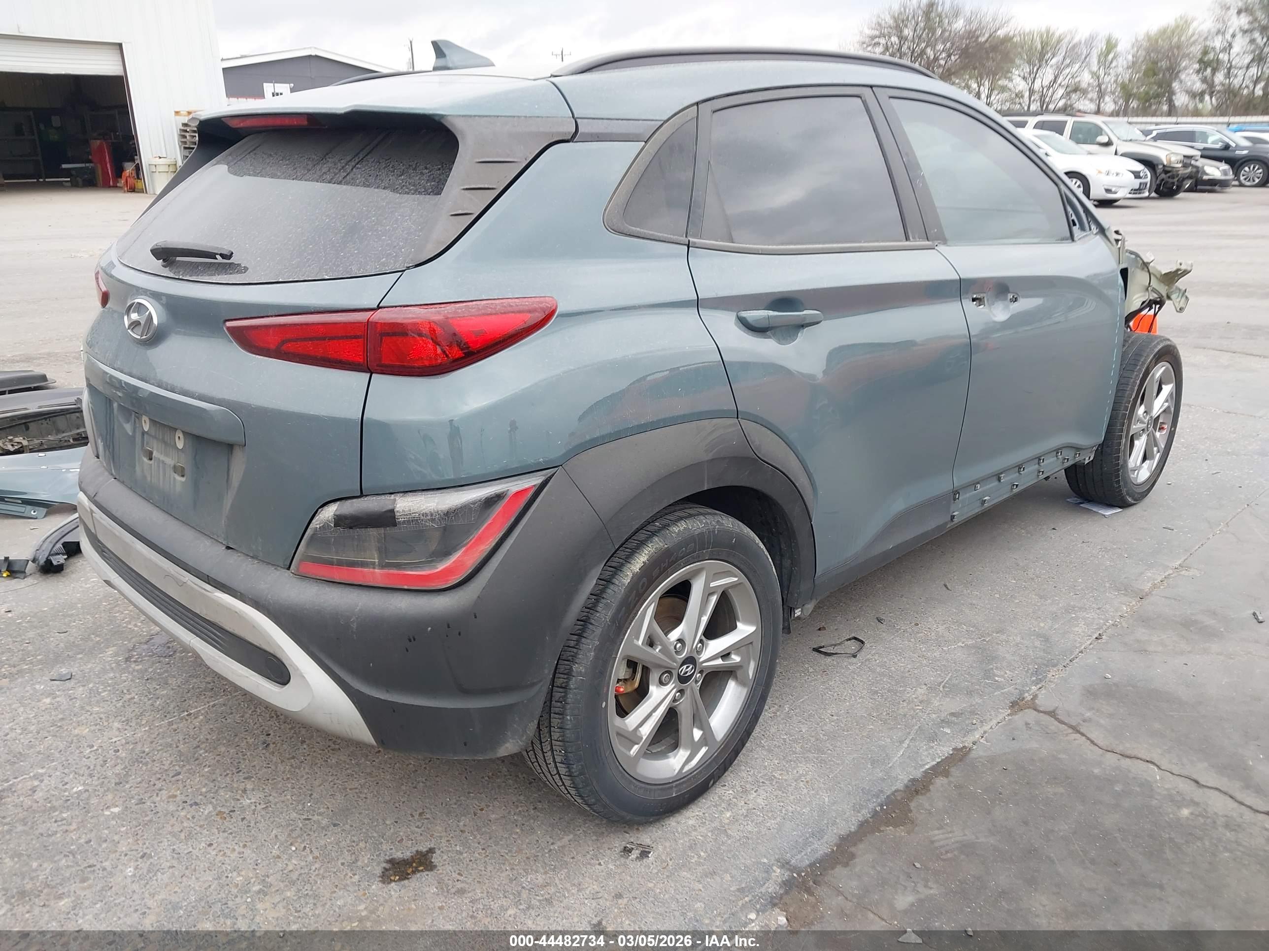 HYUNDAI KONA image 4