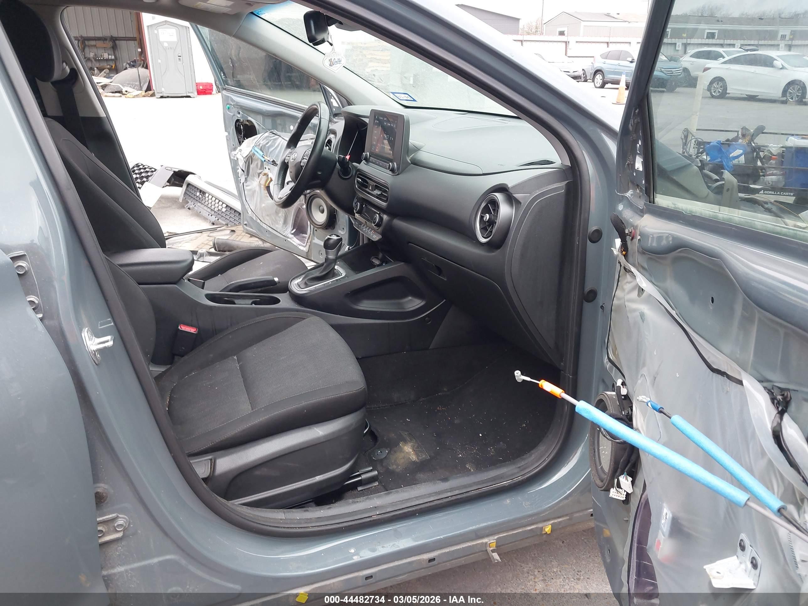 HYUNDAI KONA image 5