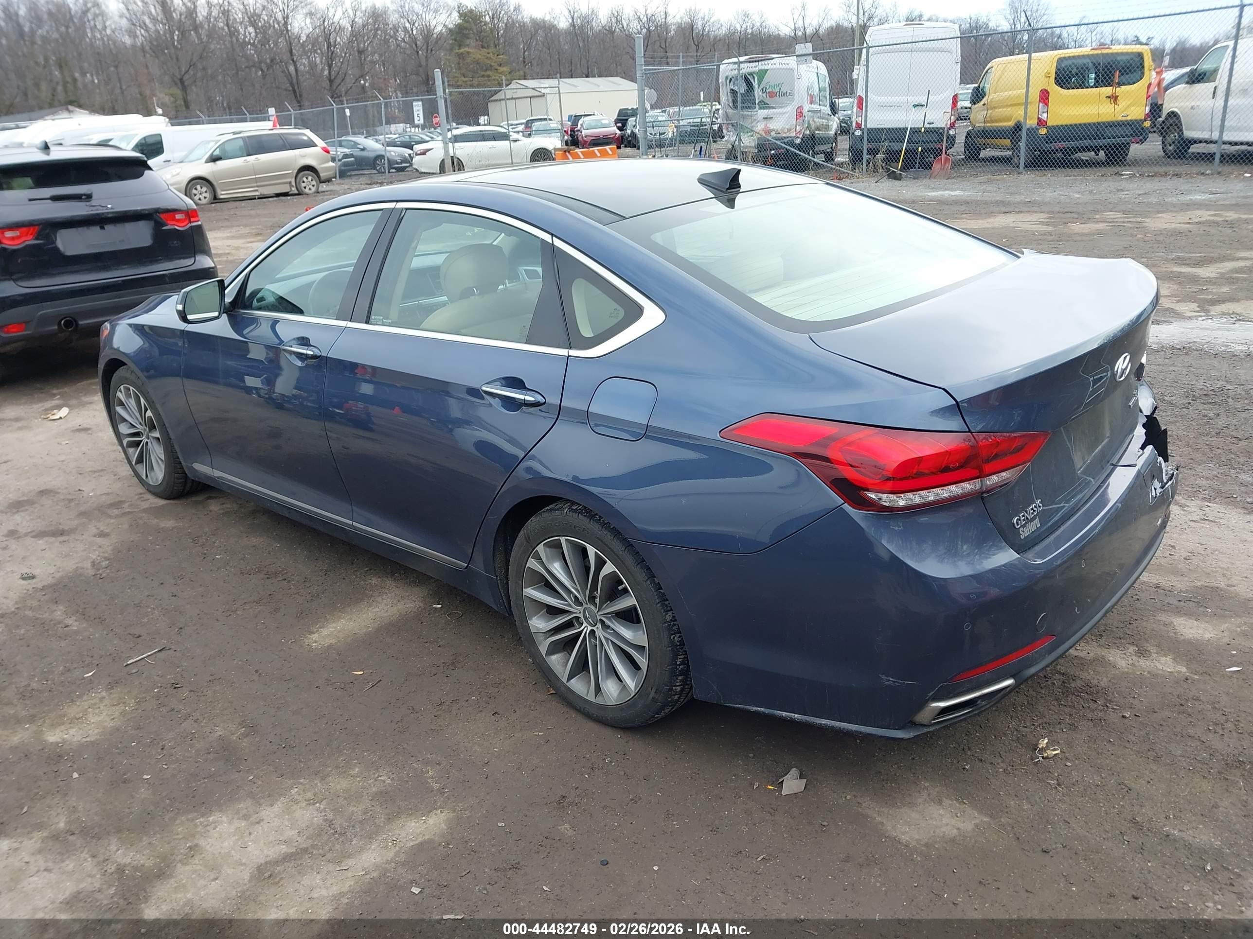 HYUNDAI GENESIS image 3