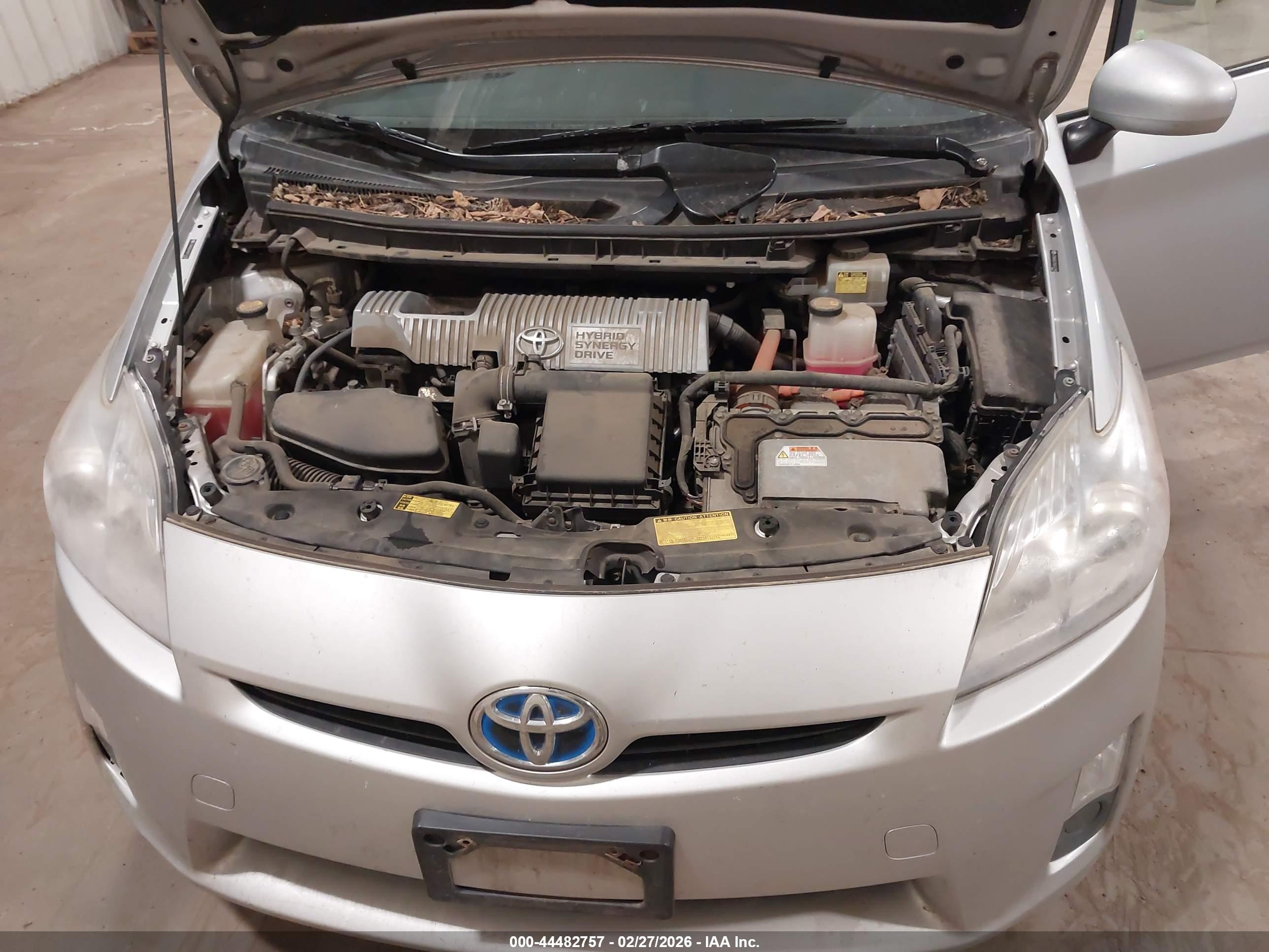 TOYOTA PRIUS image 10