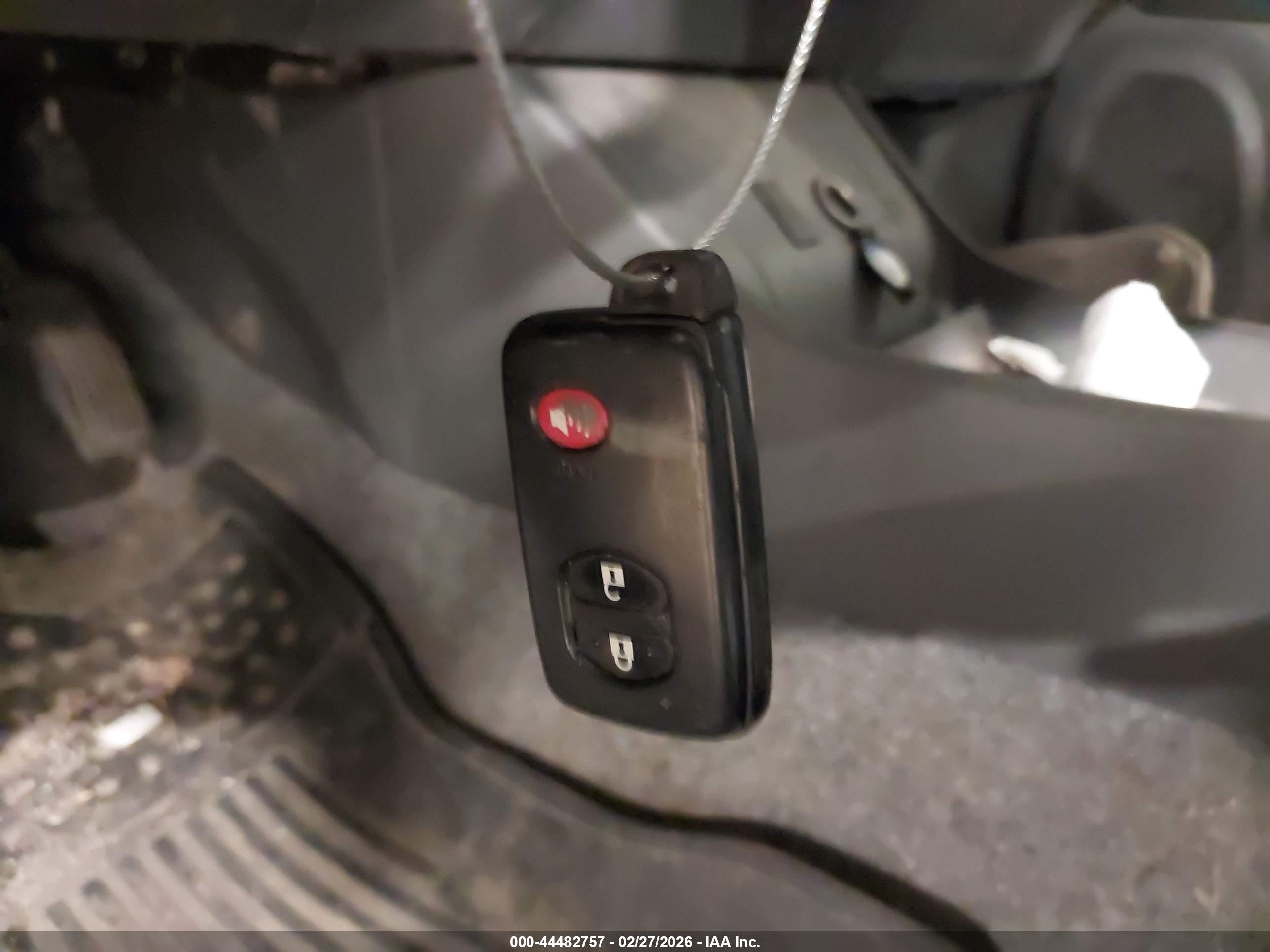 TOYOTA PRIUS image 11