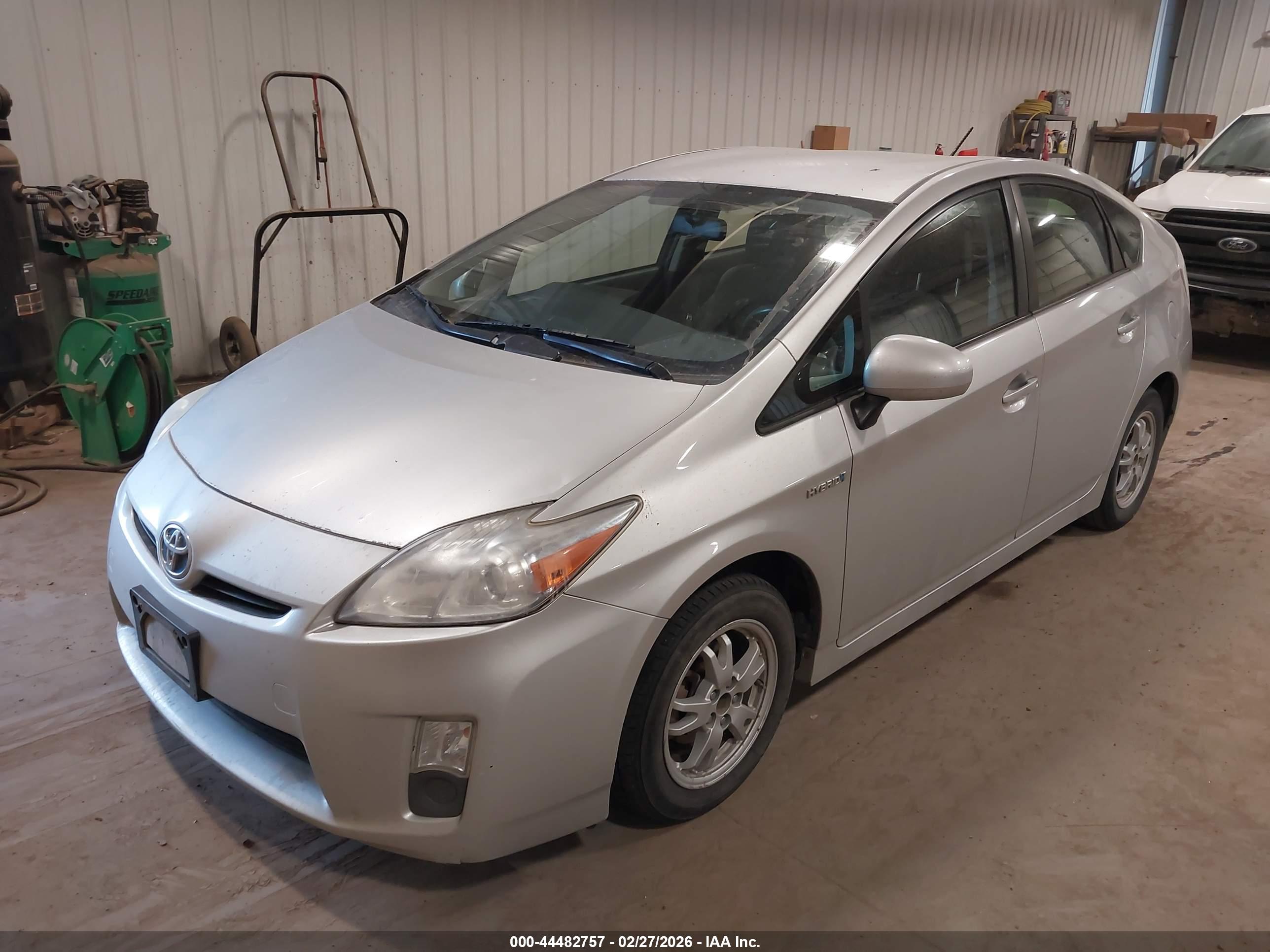 TOYOTA PRIUS image 2