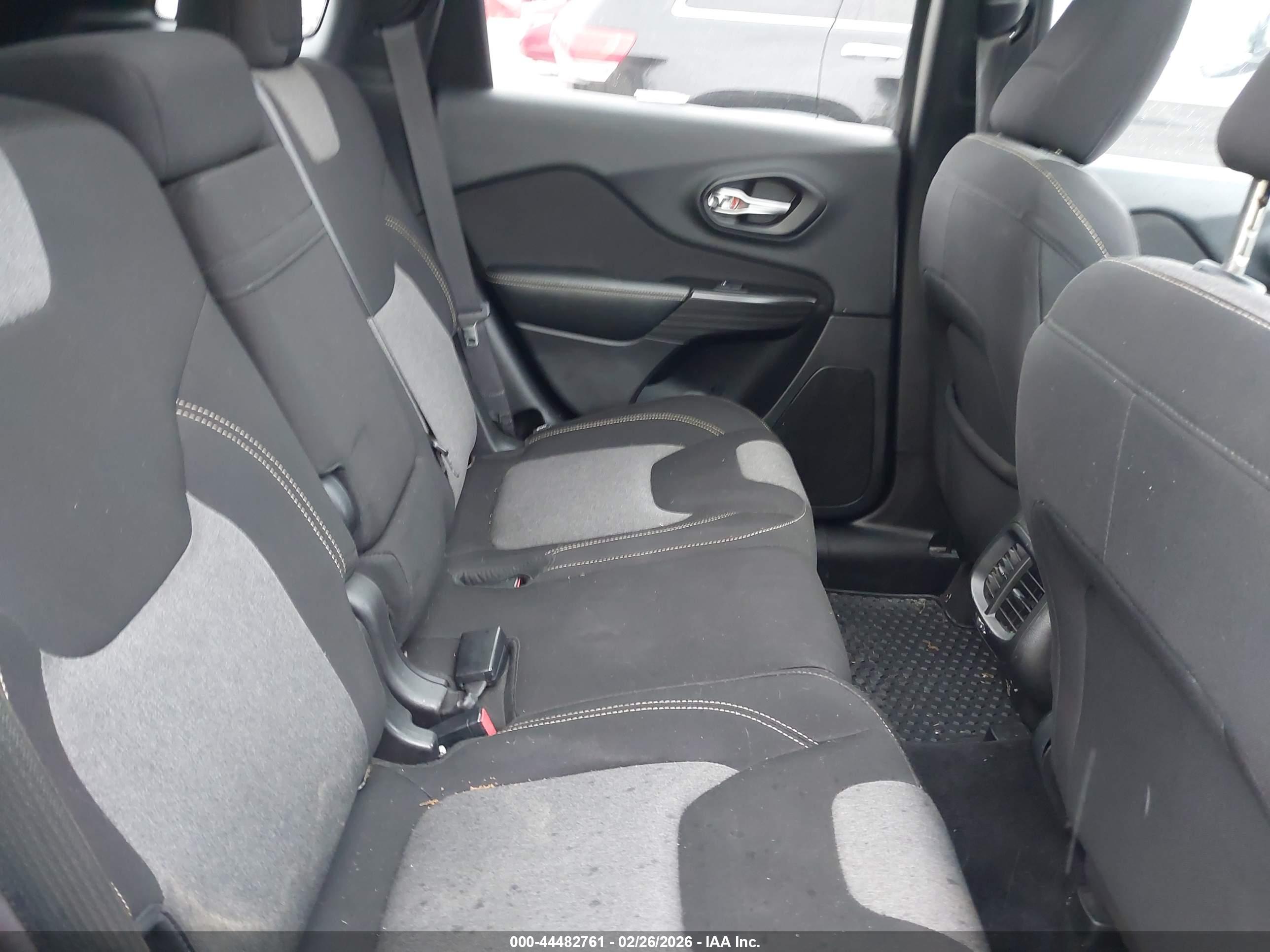 JEEP CHEROKEE image 8