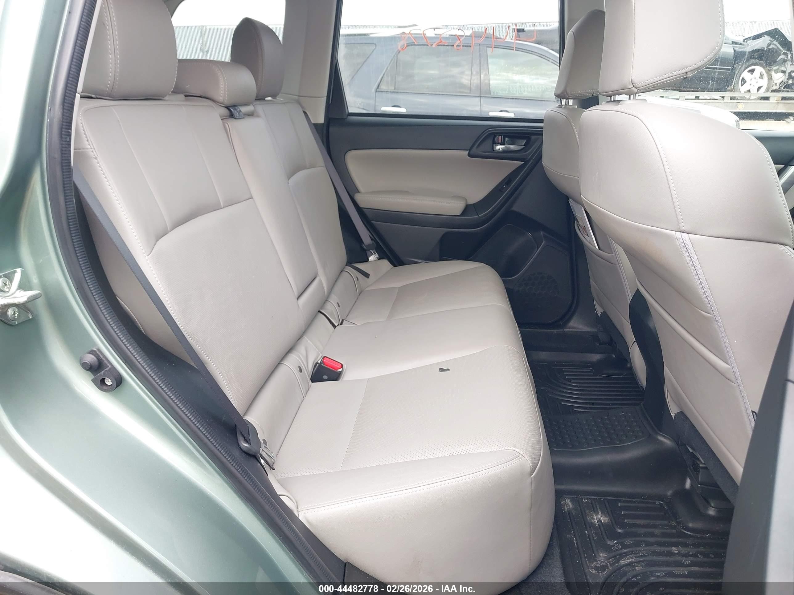 SUBARU FORESTER image 8