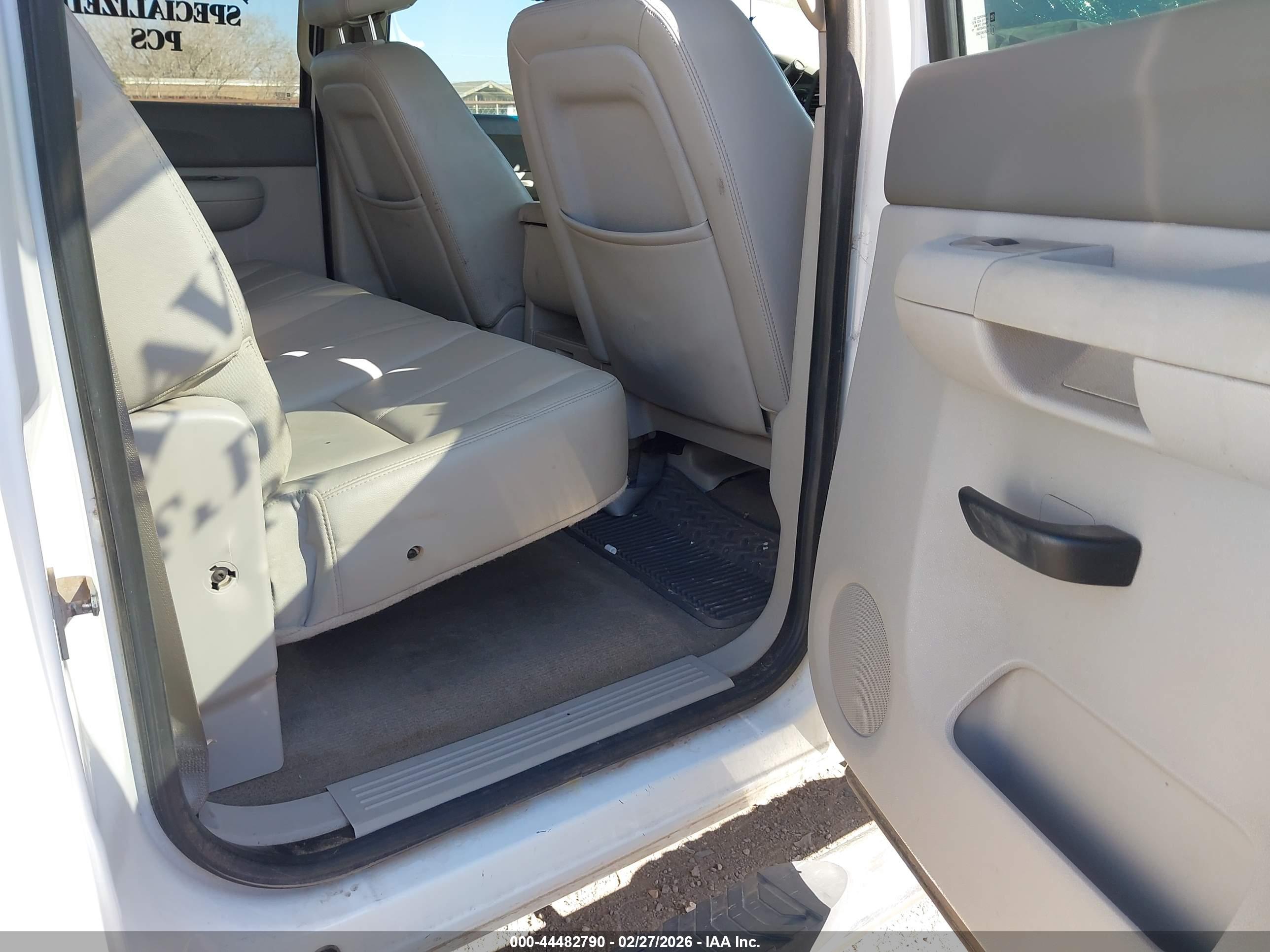 GMC SIERRA image 8