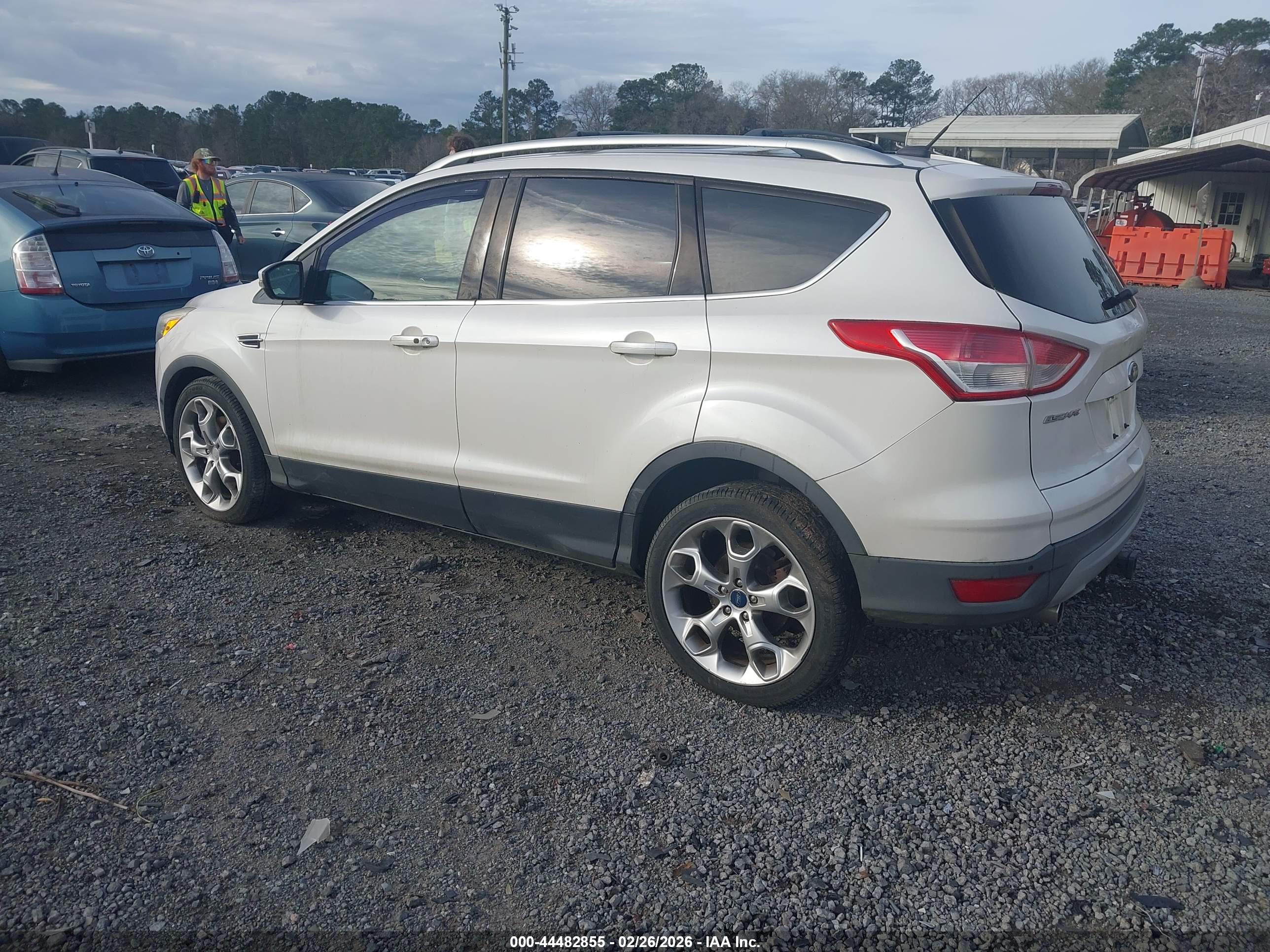 FORD ESCAPE image 3