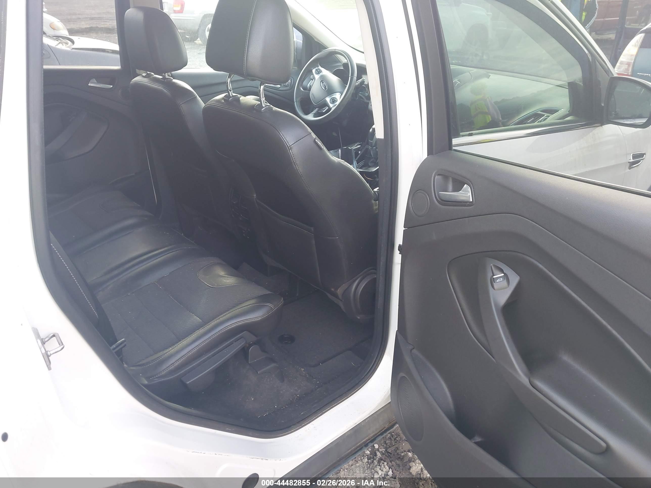 FORD ESCAPE image 8