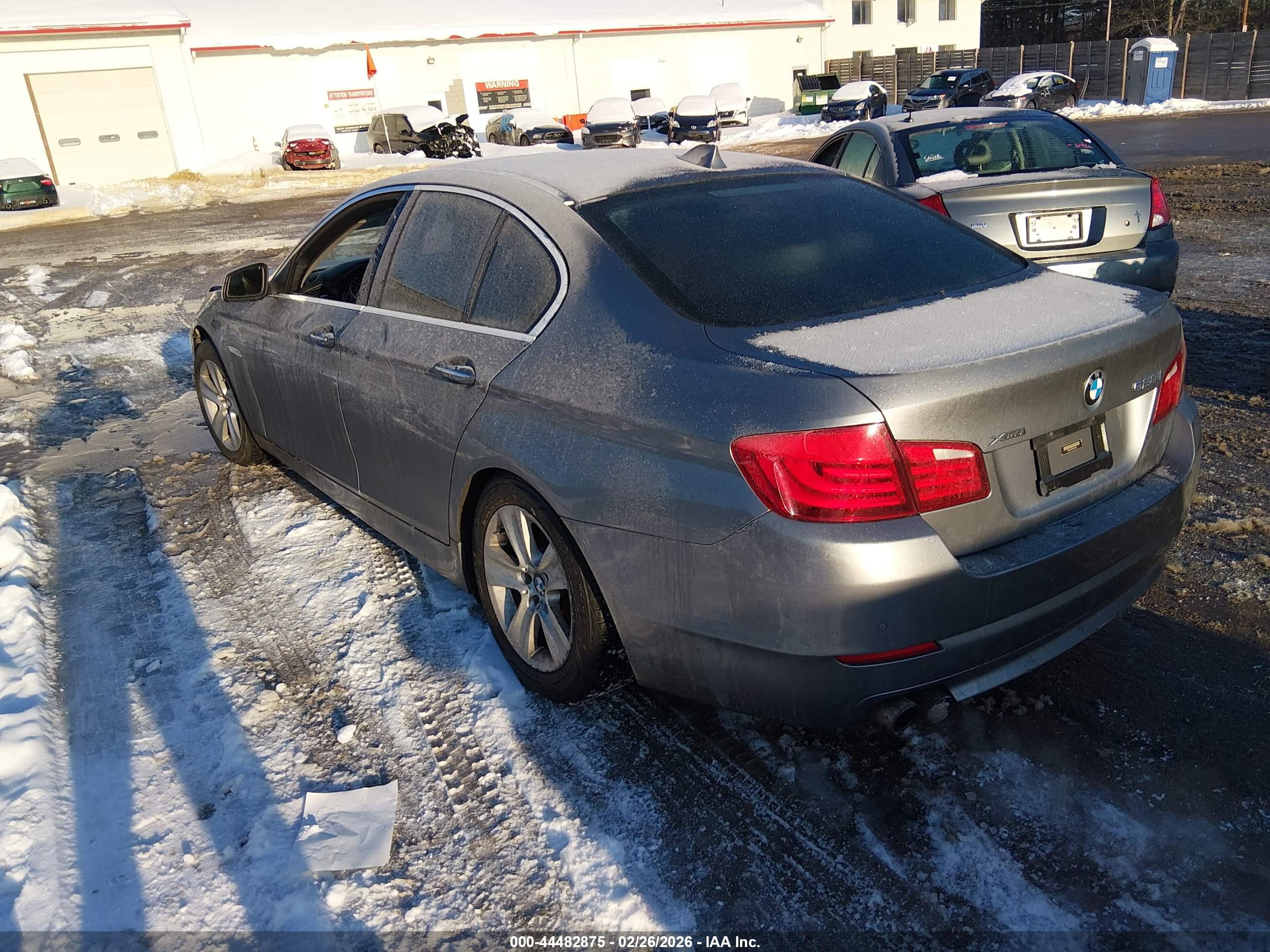 BMW 528I image 3