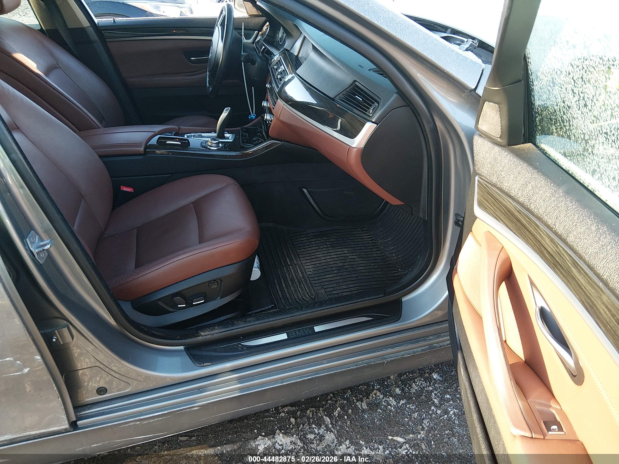 BMW 528I image 5