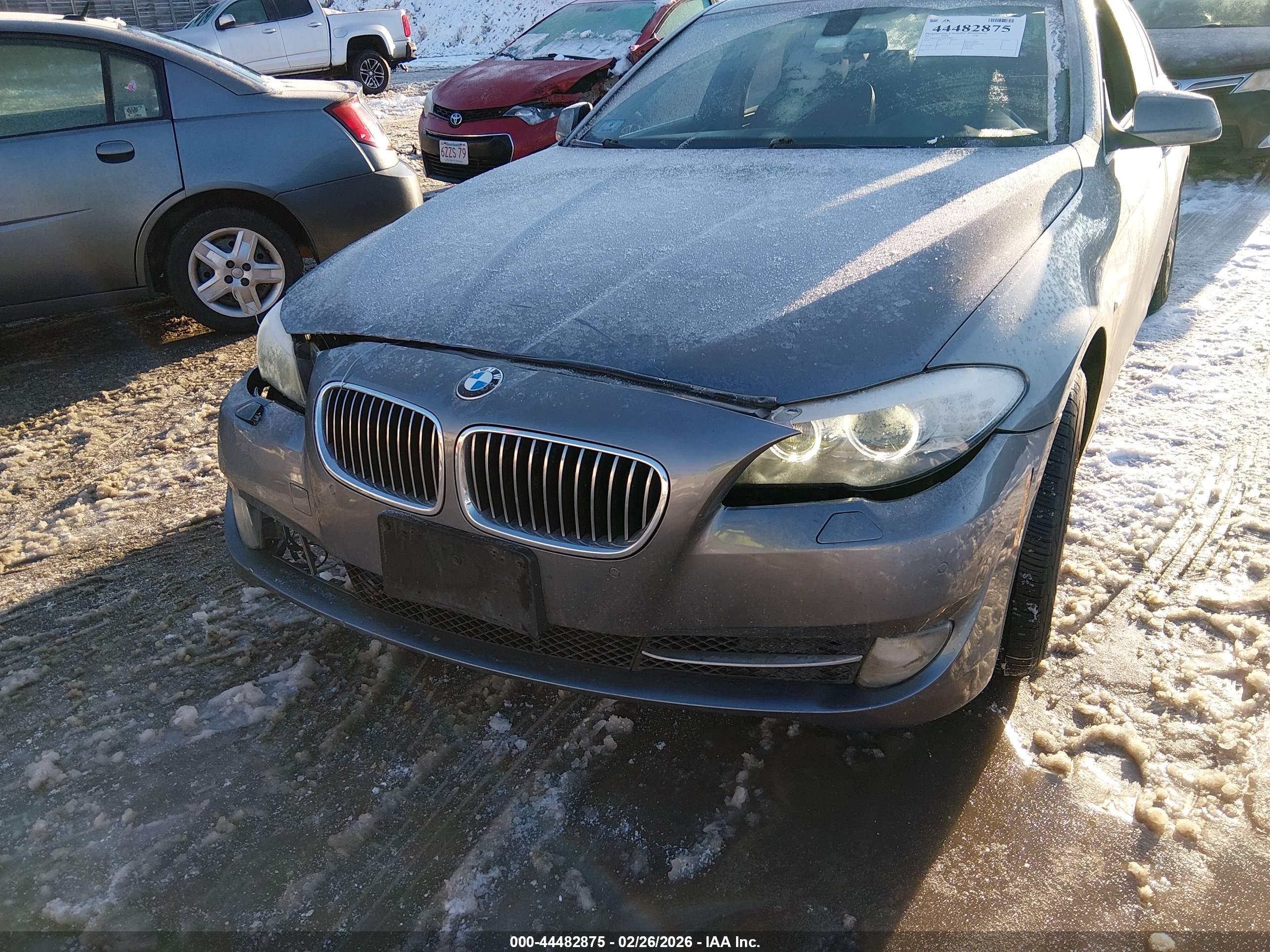 BMW 528I image 6