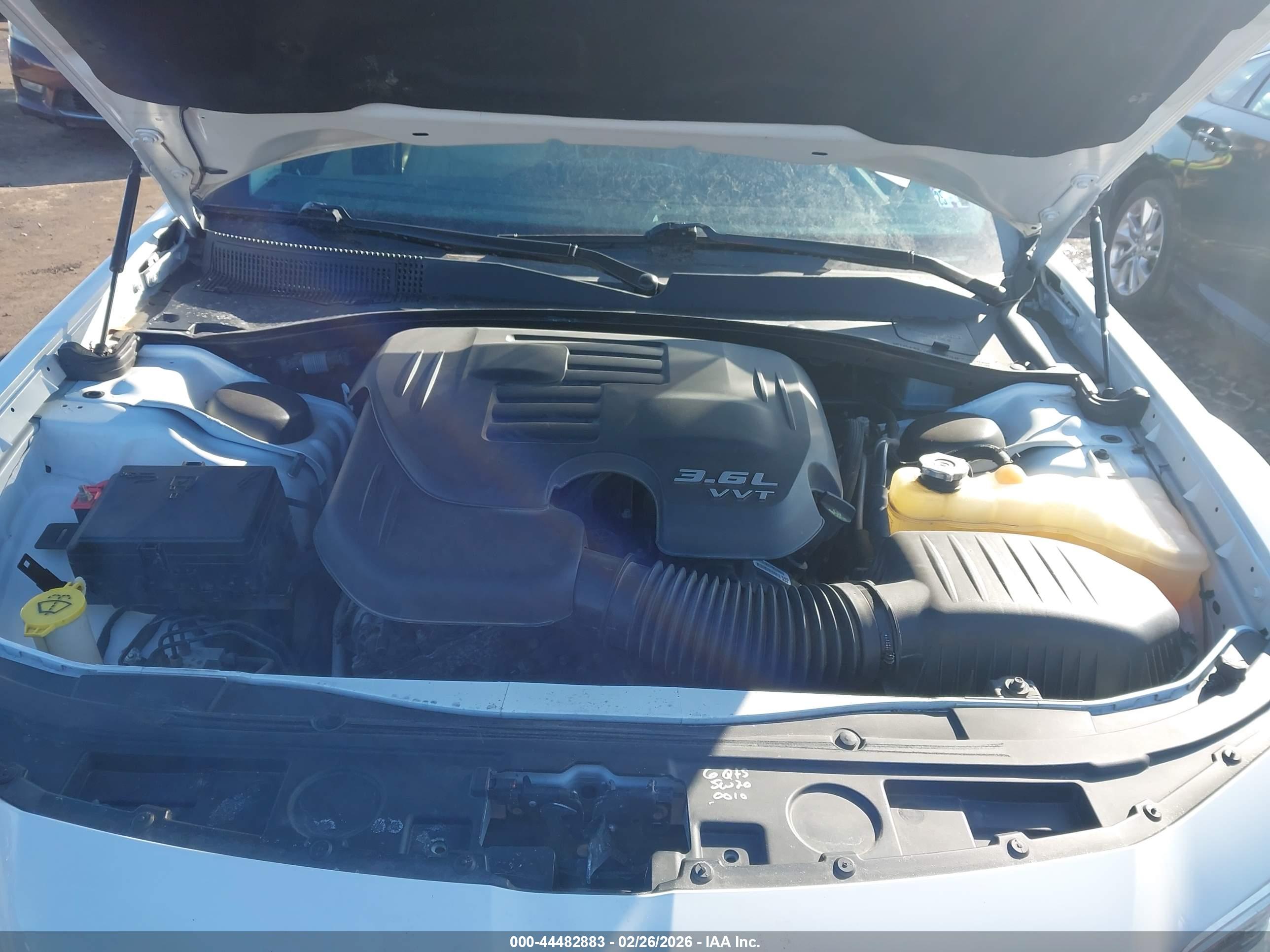CHRYSLER 300 image 10