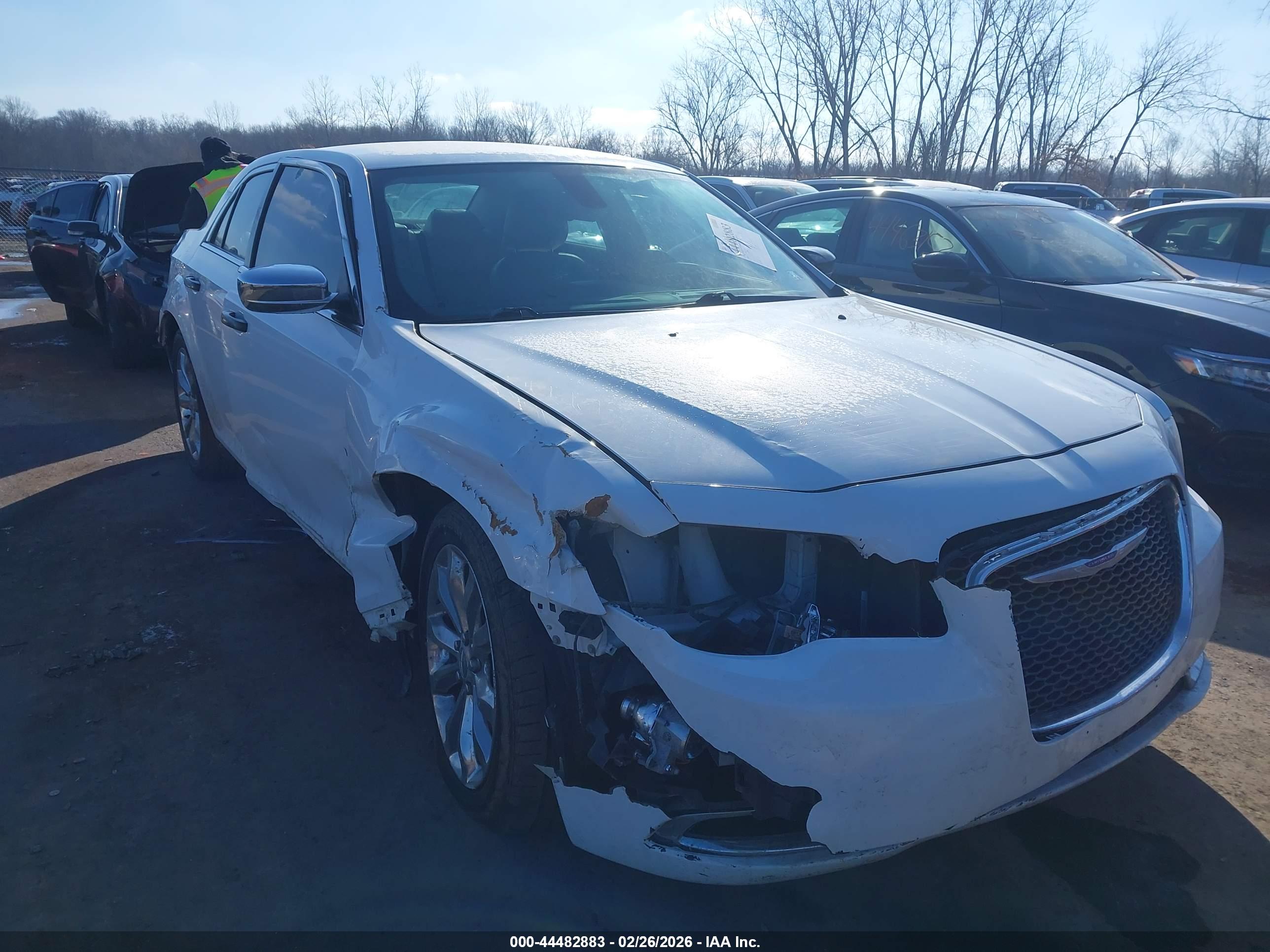 CHRYSLER 300 image 6