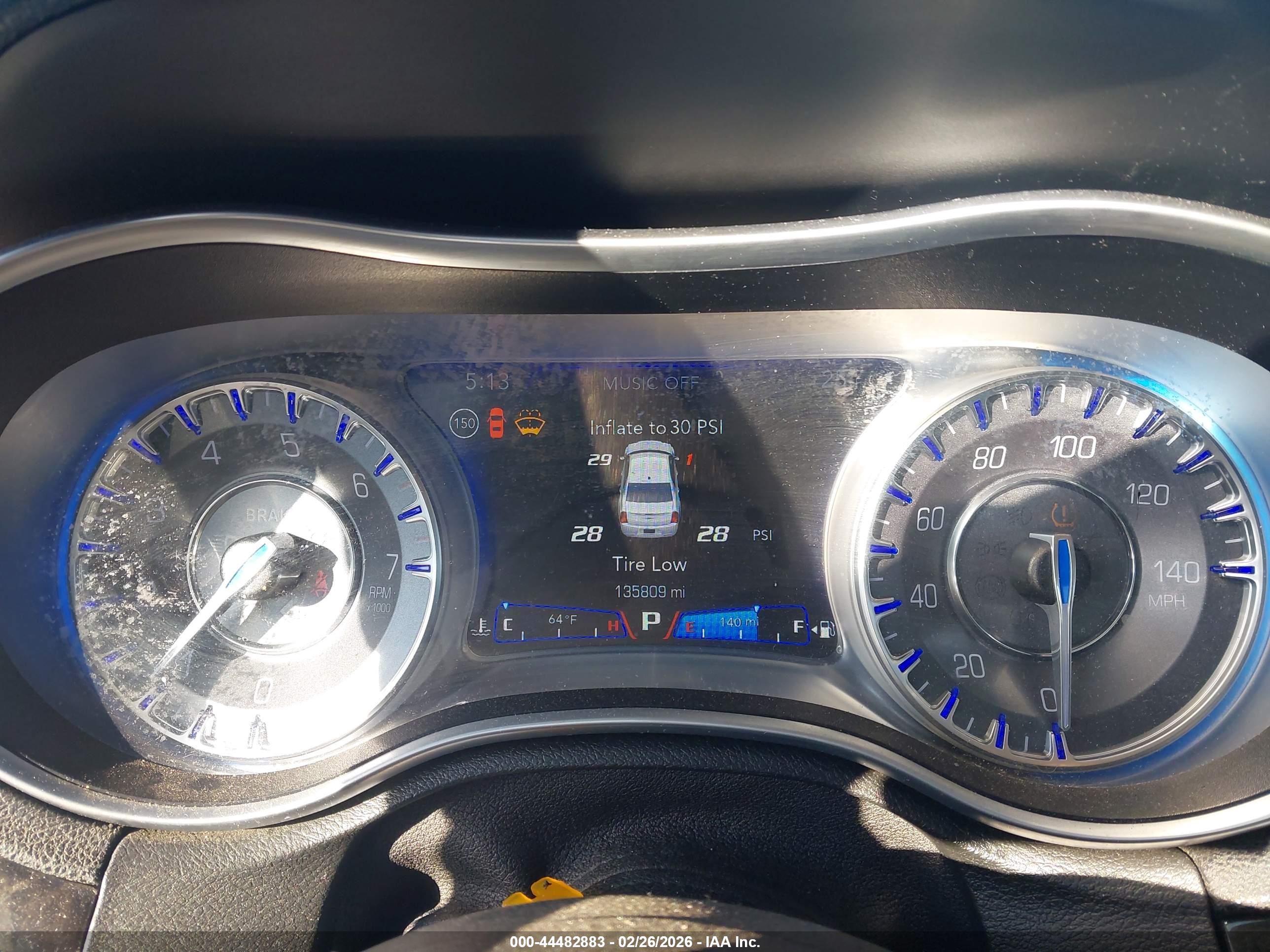 CHRYSLER 300 image 7